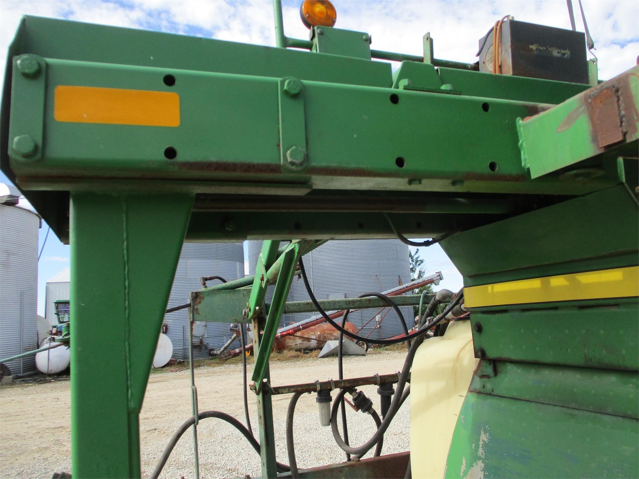 John Deere 6000 SelfPropelled Sprayer 5,500 Machinery Pete