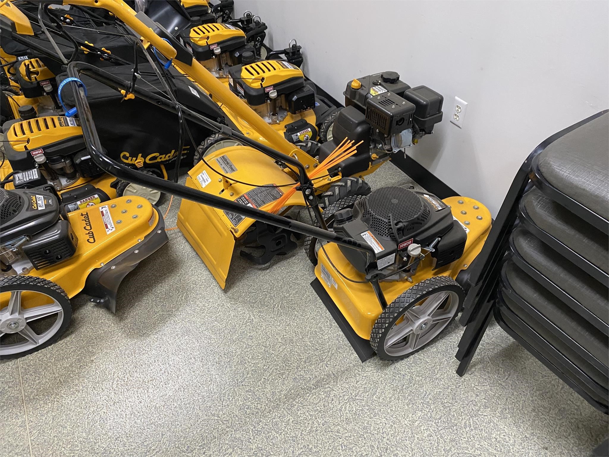 cub cadet st 100 wheeled string trimmer