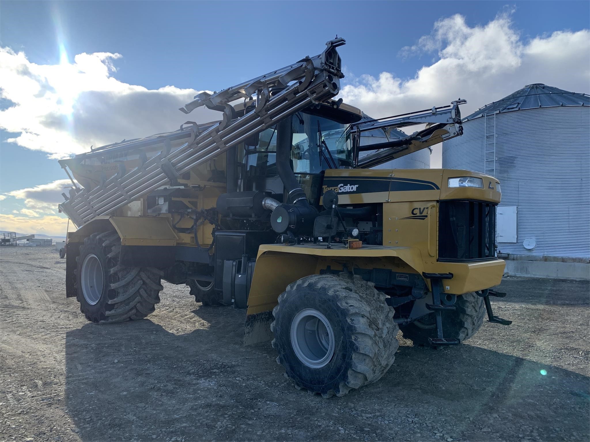 2014 TerraGator TG8400 SelfPropelled Fertilizer Spreader 123,500