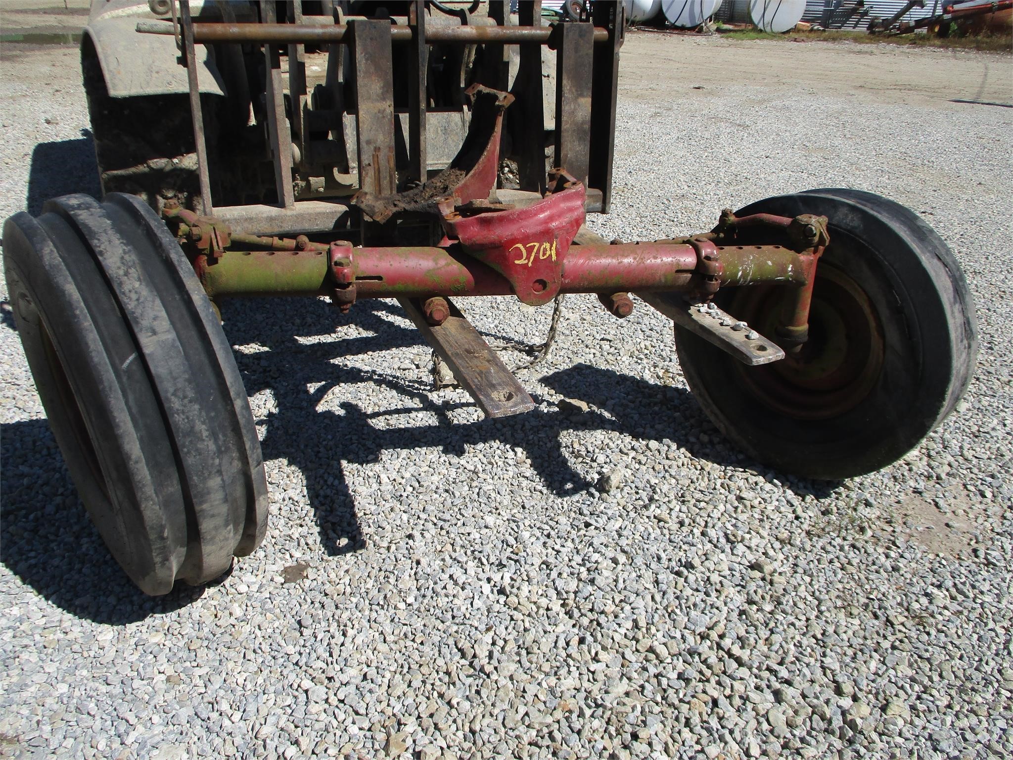  International Harvester 706 Tractor