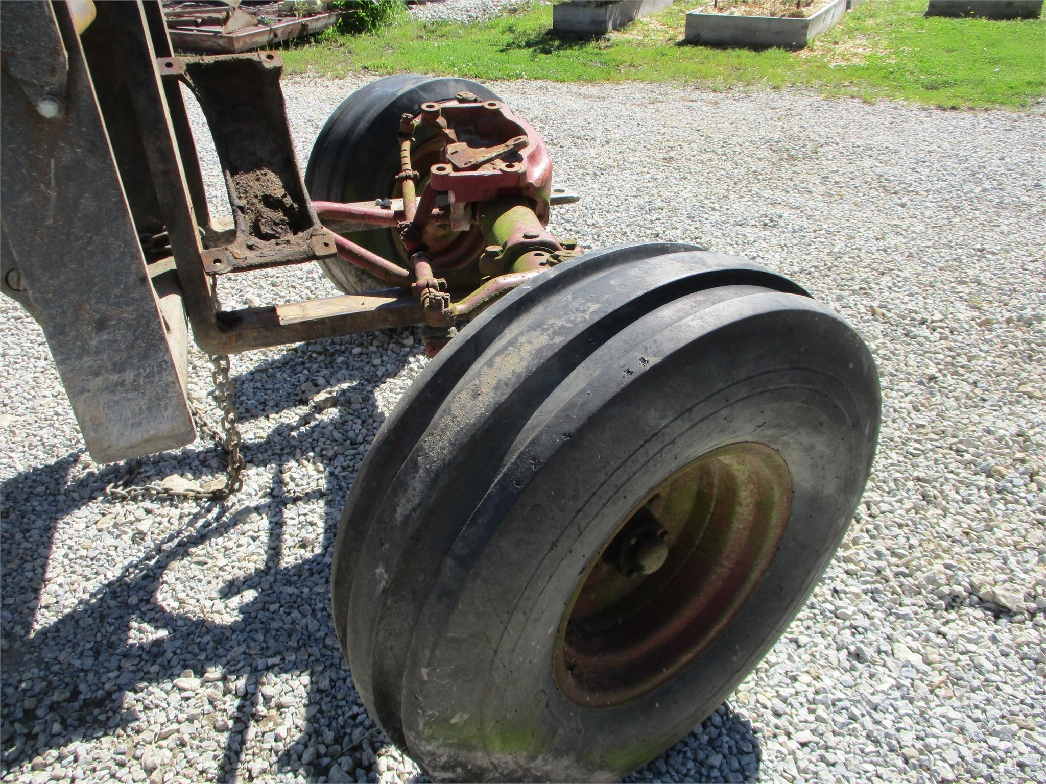  International Harvester 706 Tractor