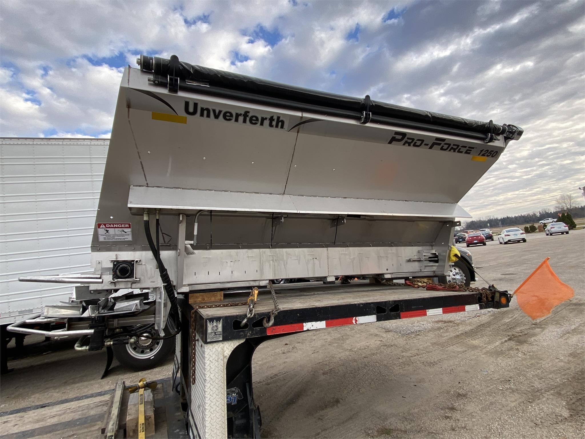Unverferth PROFORCE 1250 PullType Fertilizer Spreader Call