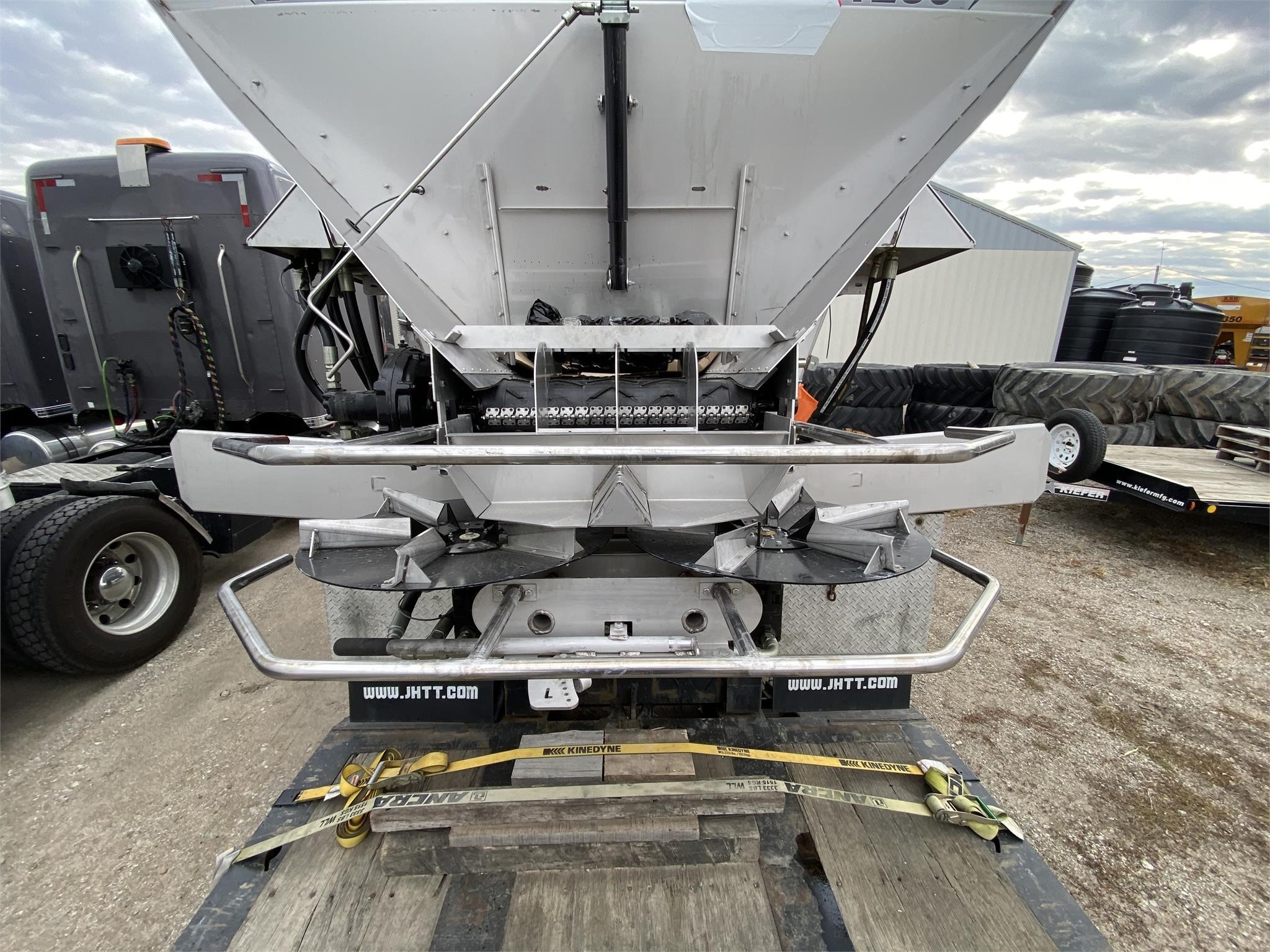 2022 Unverferth PROFORCE 1250 PullType Fertilizer Spreader Call