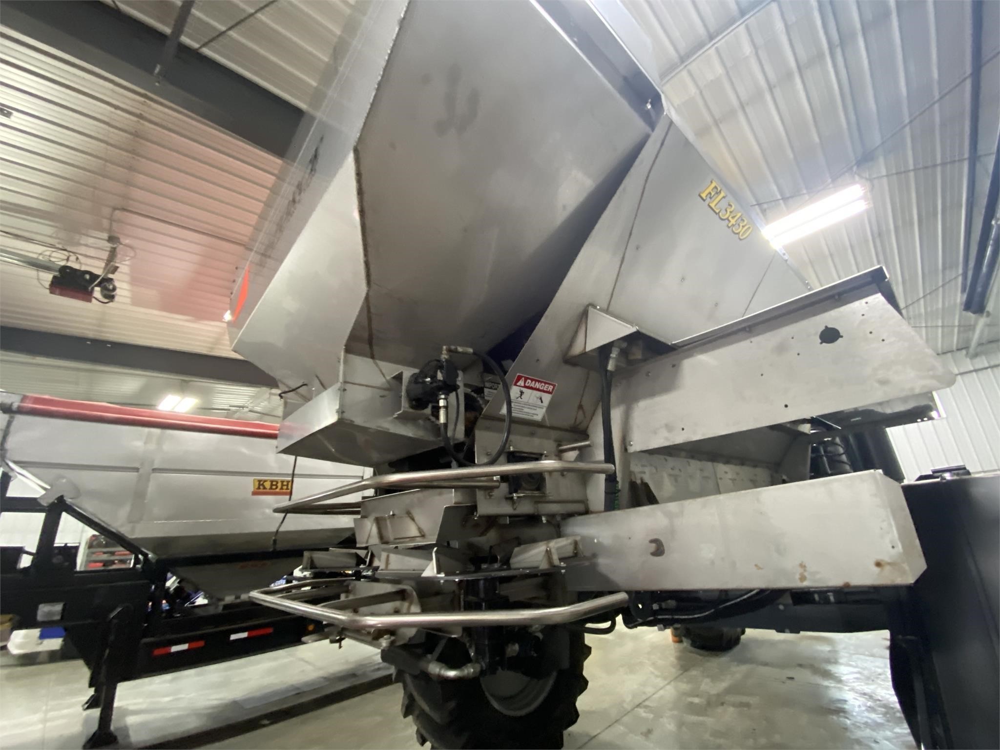 Unverferth PROFORCE 1250 PullType Fertilizer Spreader Call