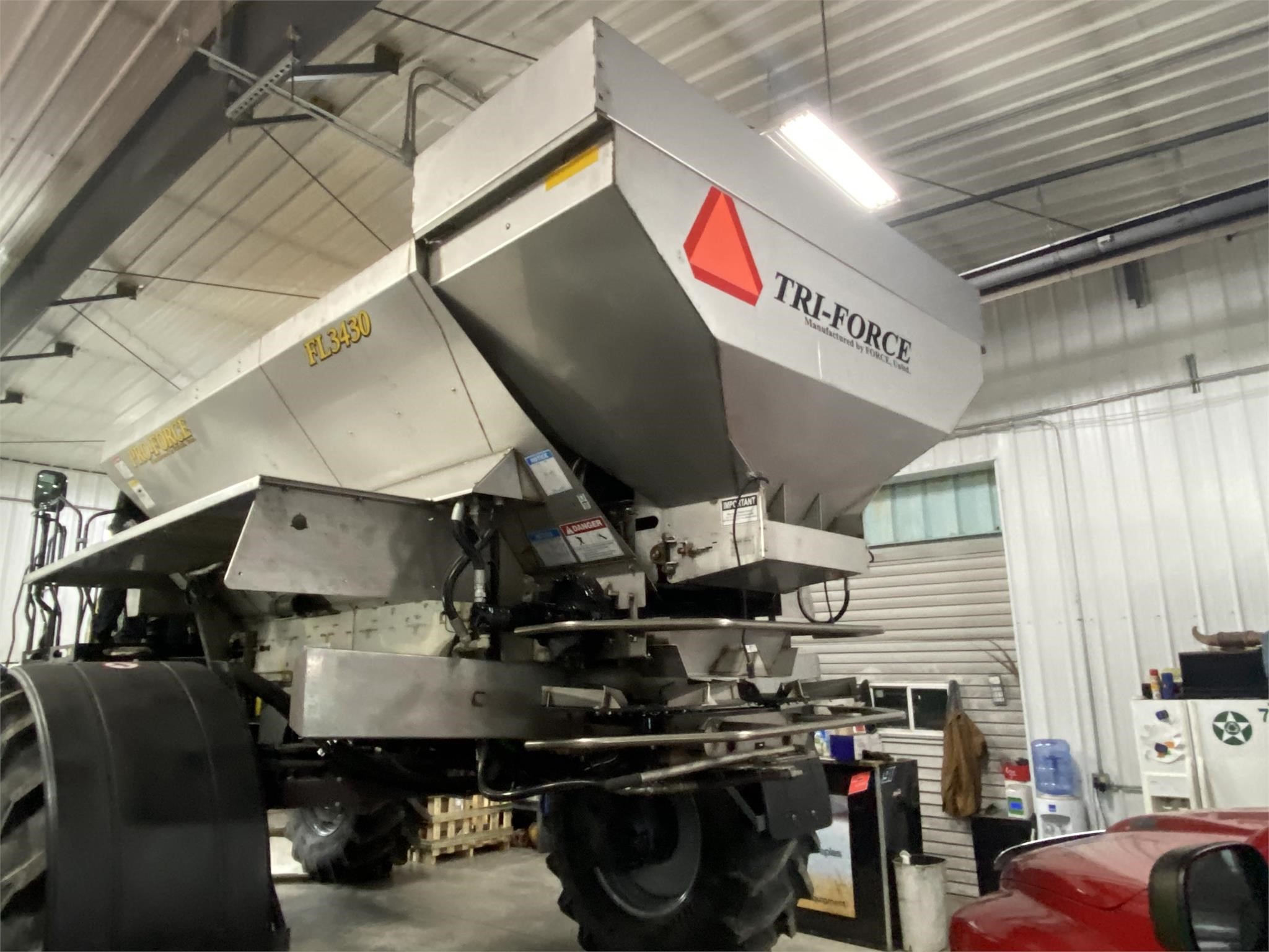 Unverferth PROFORCE 1250 PullType Fertilizer Spreader Call