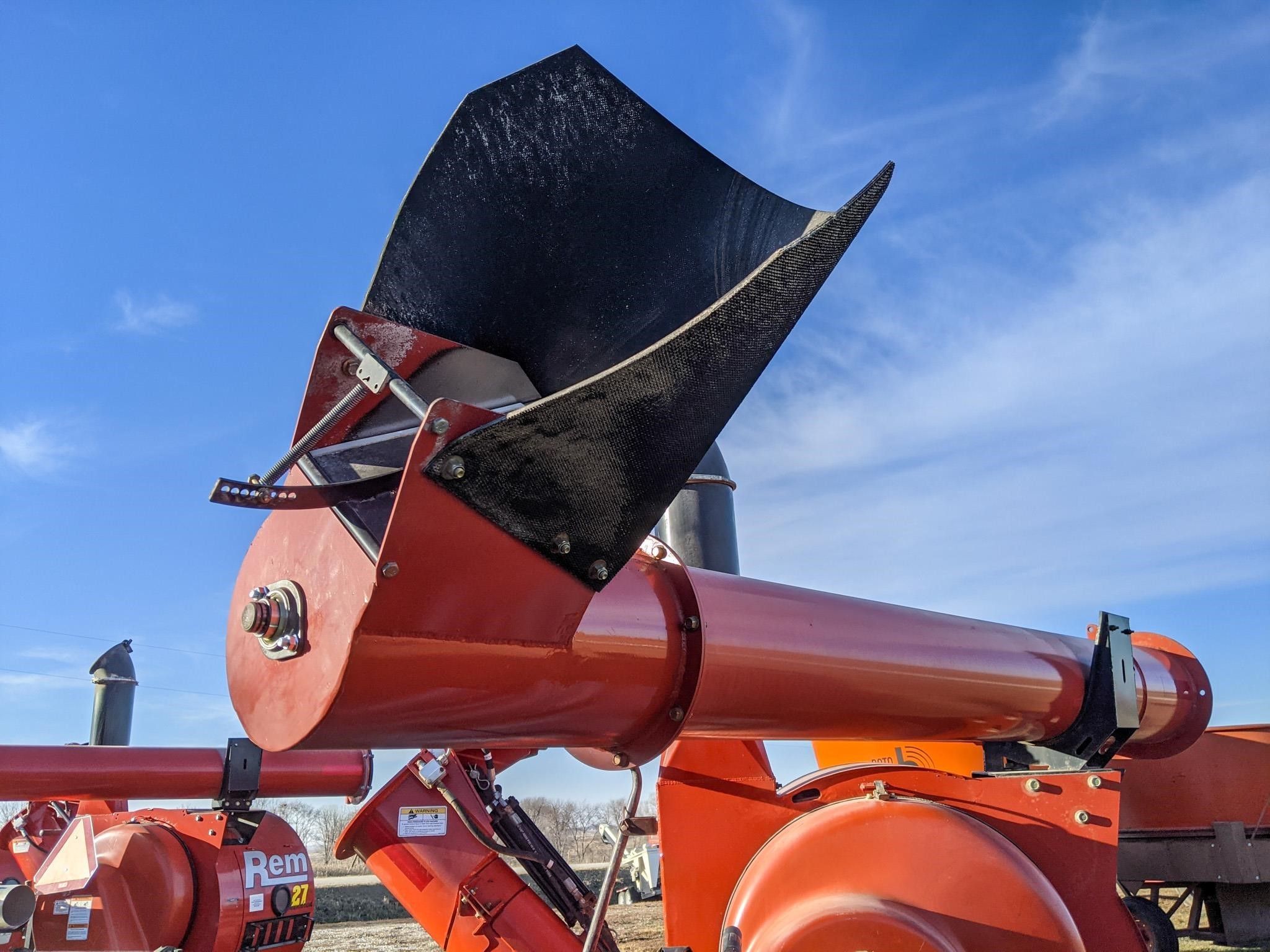 2010 Rem 2700 Grain Vac