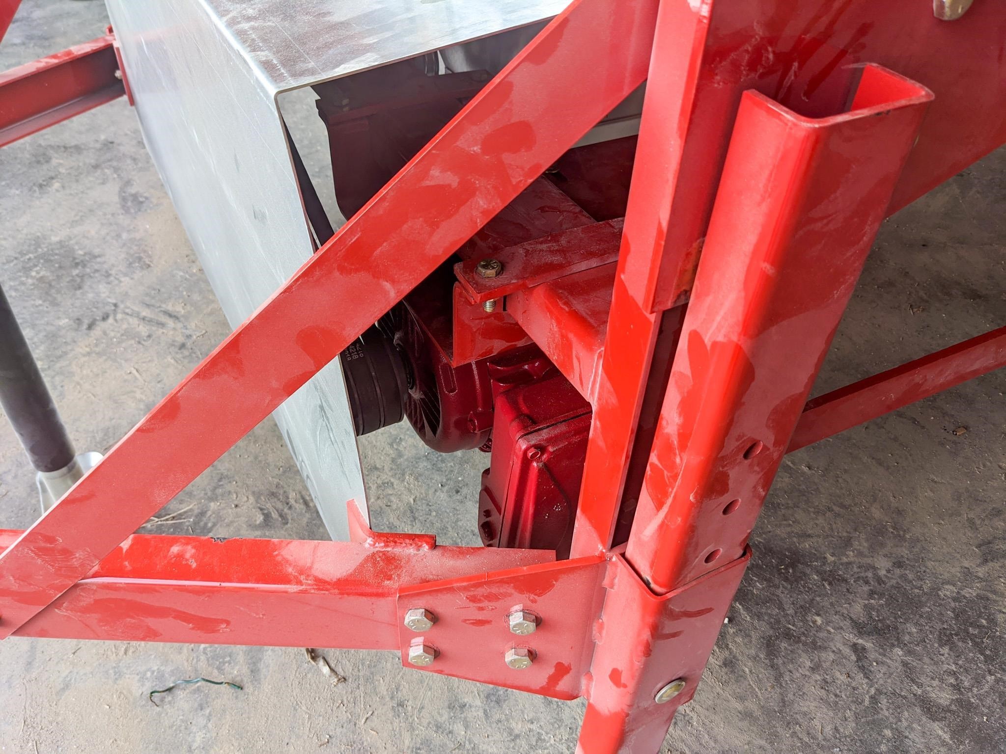 2026 Farm King Y482 Grain Cleaner