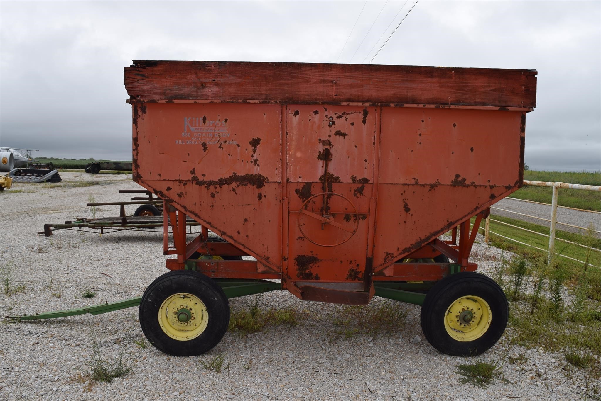 Killbros 350 Gravity Wagon 1,600 Machinery Pete