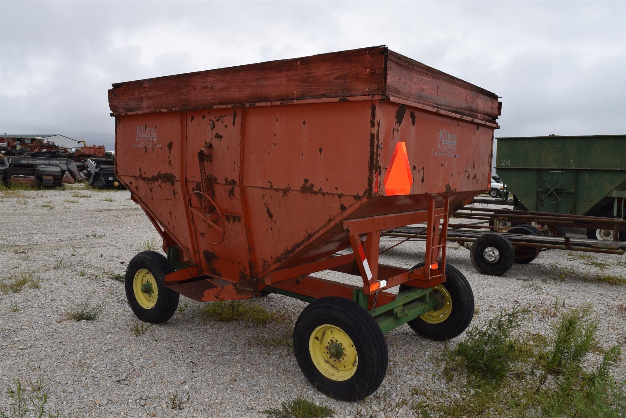 Killbros 350 Gravity Wagon 1,600 Machinery Pete