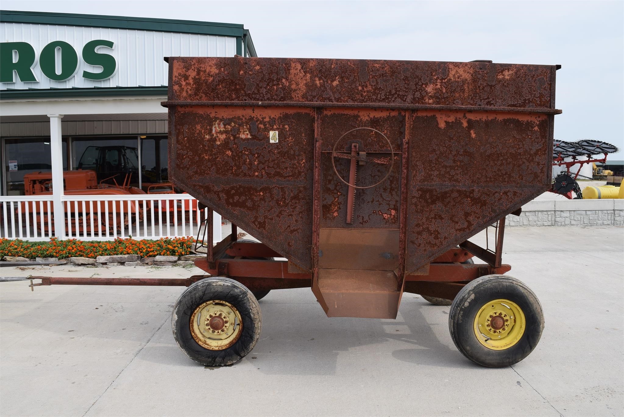 Killbros 250 Gravity Wagon 1,000 Machinery Pete