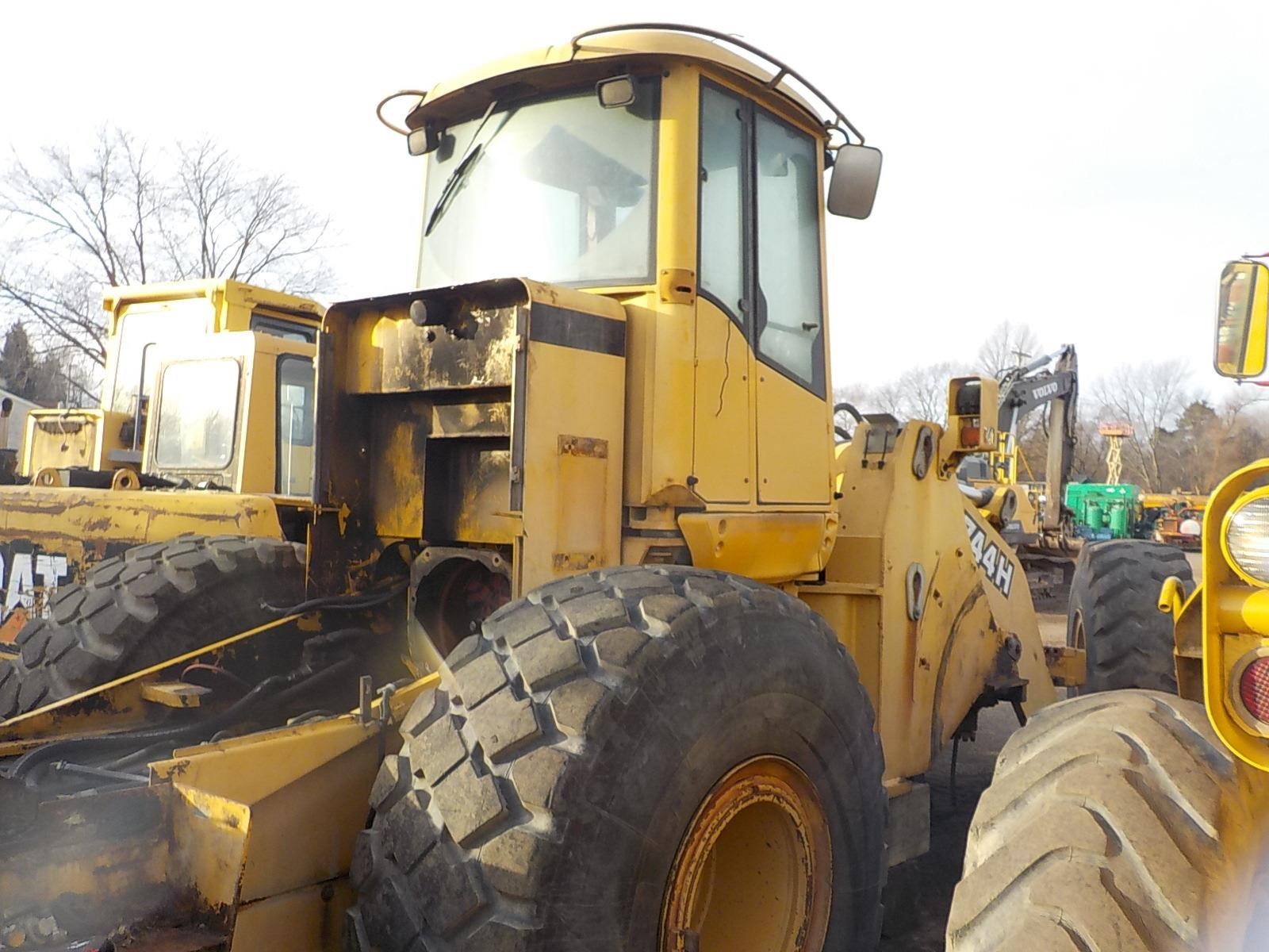 1998 Deere 744H Wheel Loader