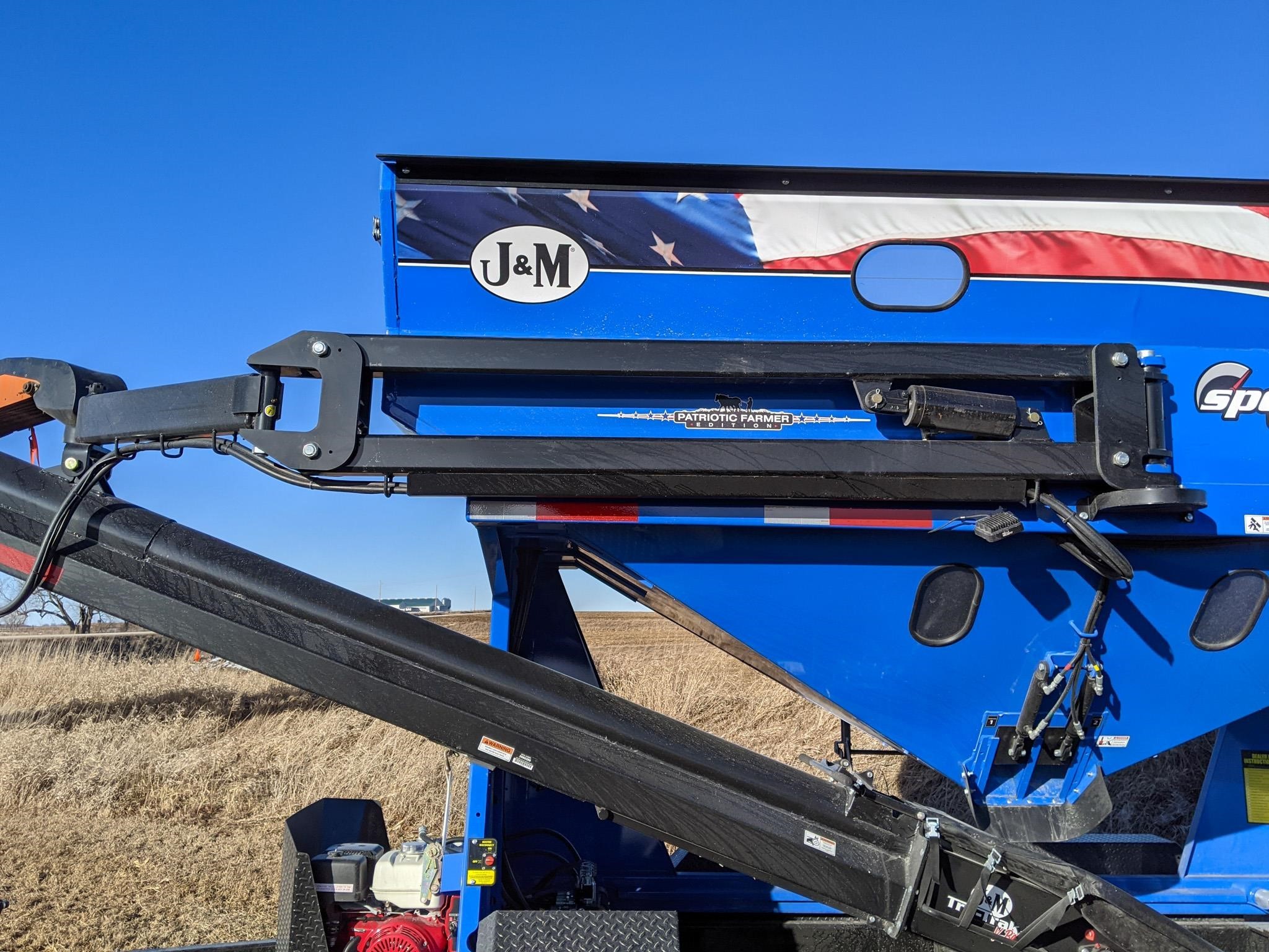 2026 J&M LC390 Seed Tender