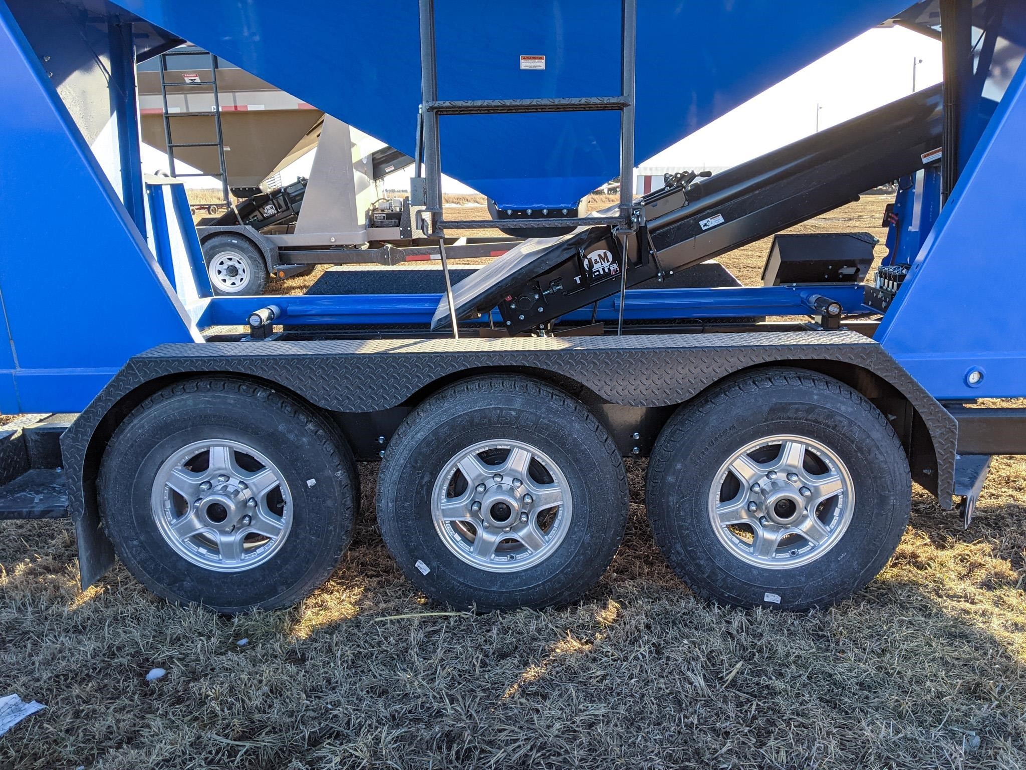 2026 J&M LC390 Seed Tender