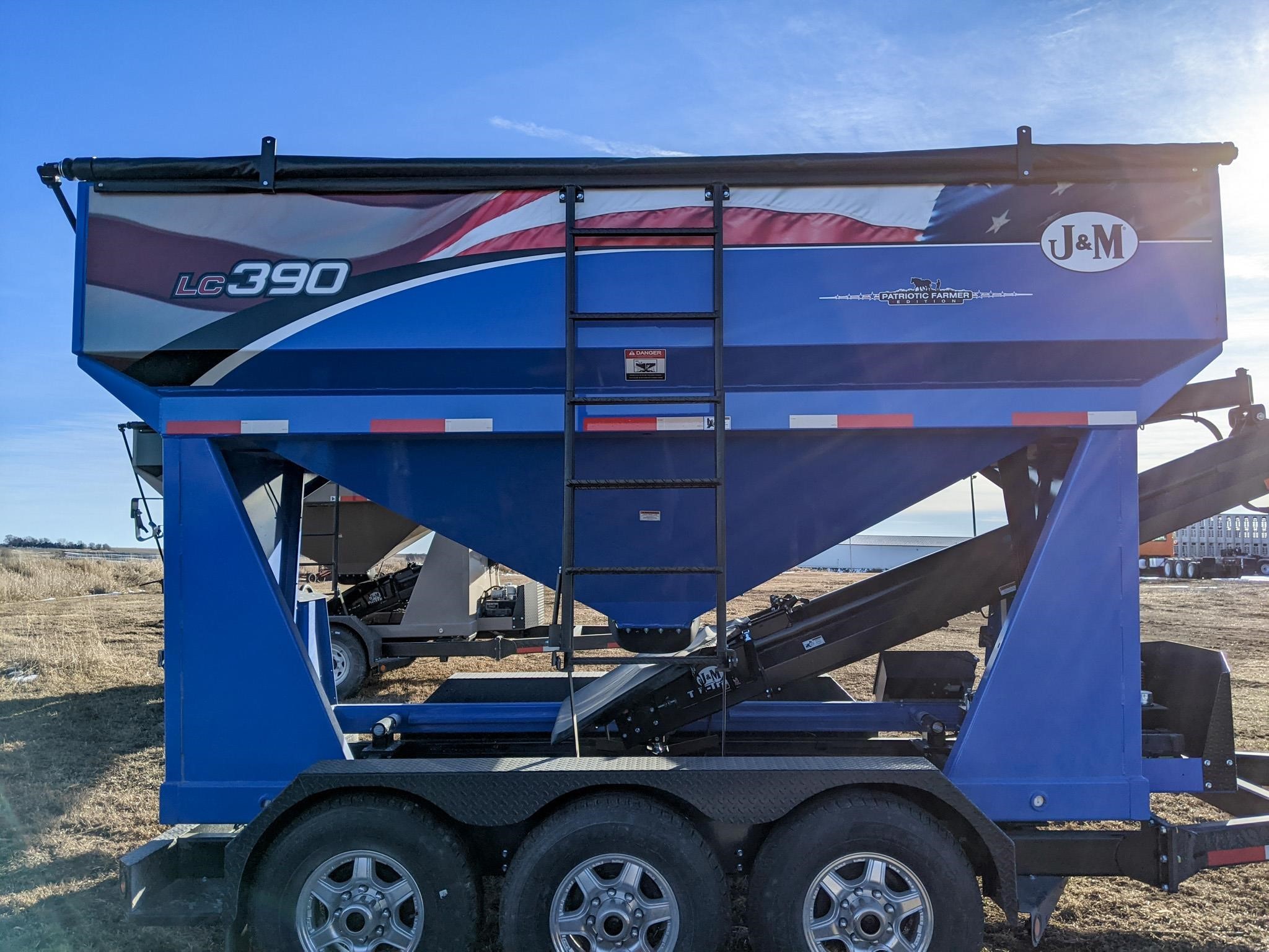 2026 J&M LC390 Seed Tender