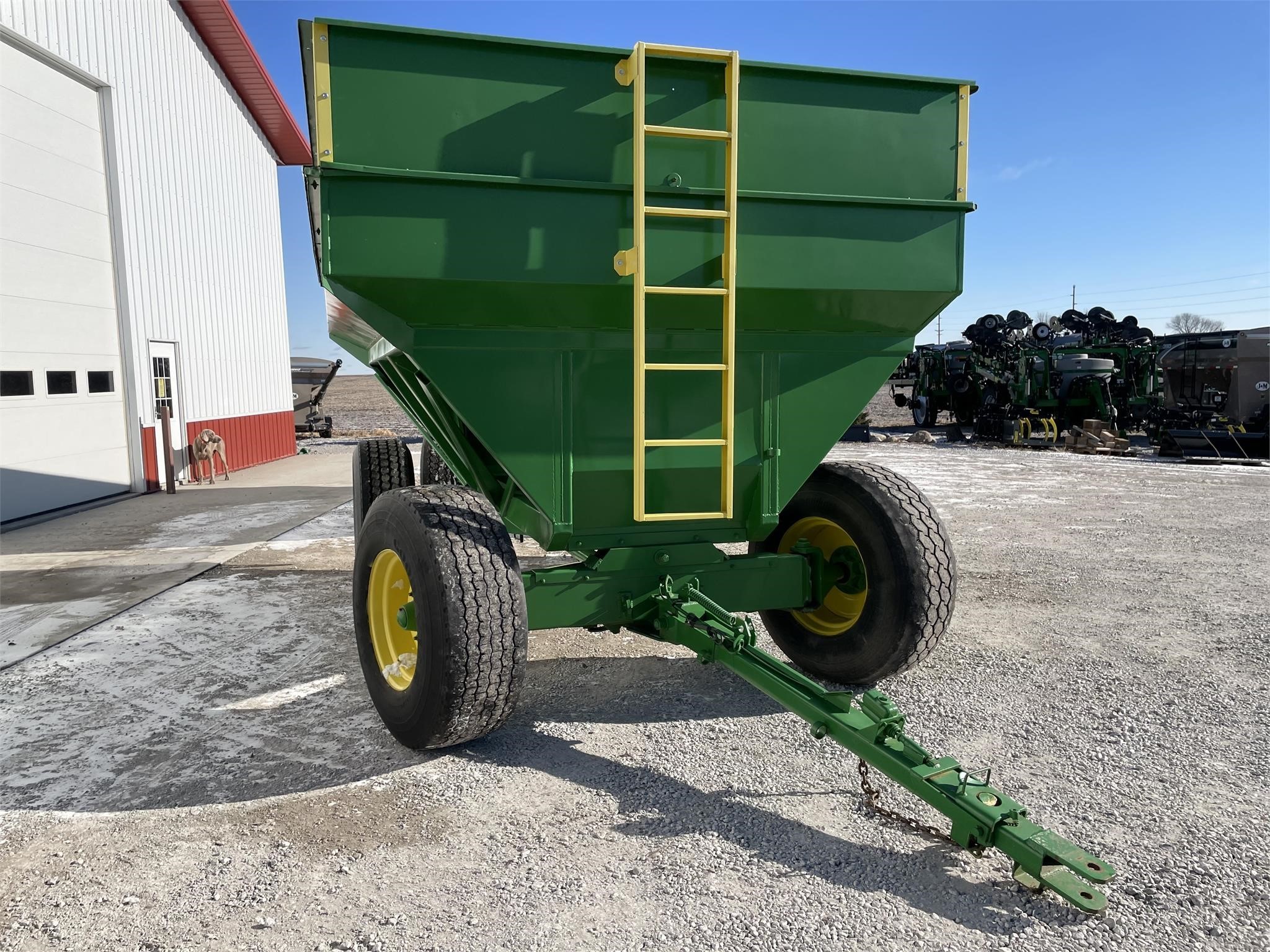 J&M 500SD Gravity Wagon 12,750 Machinery Pete