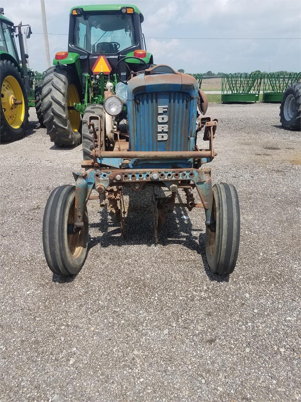 1962 Ford 2000 Tractor
