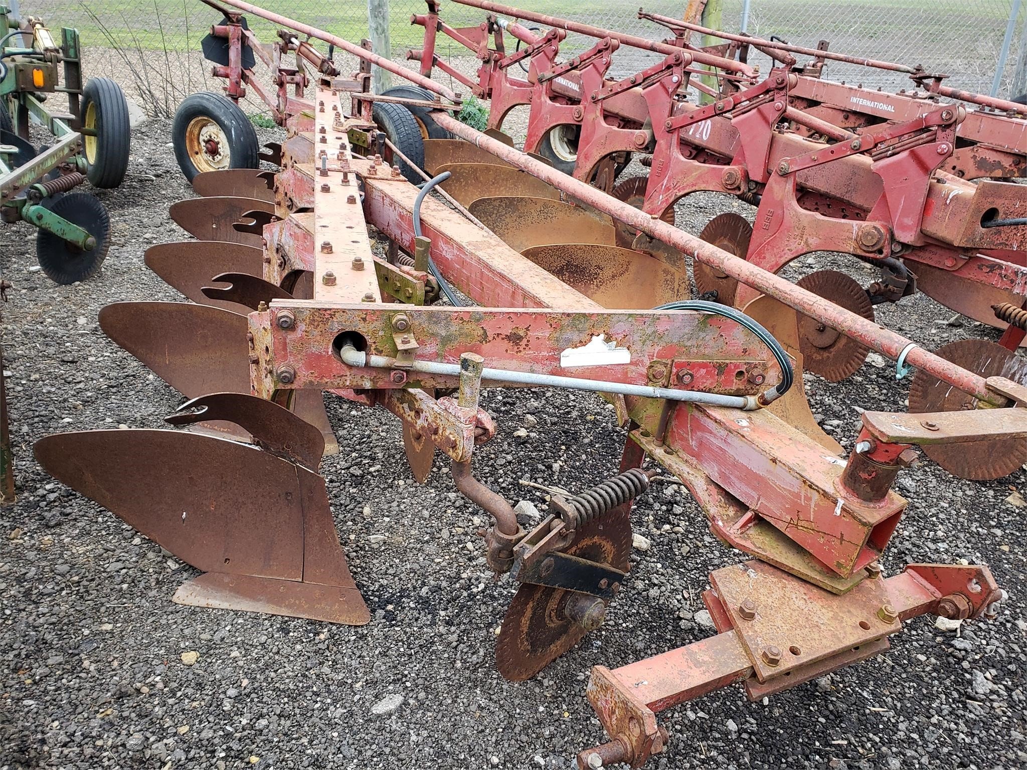  International Harvester 710 Plow