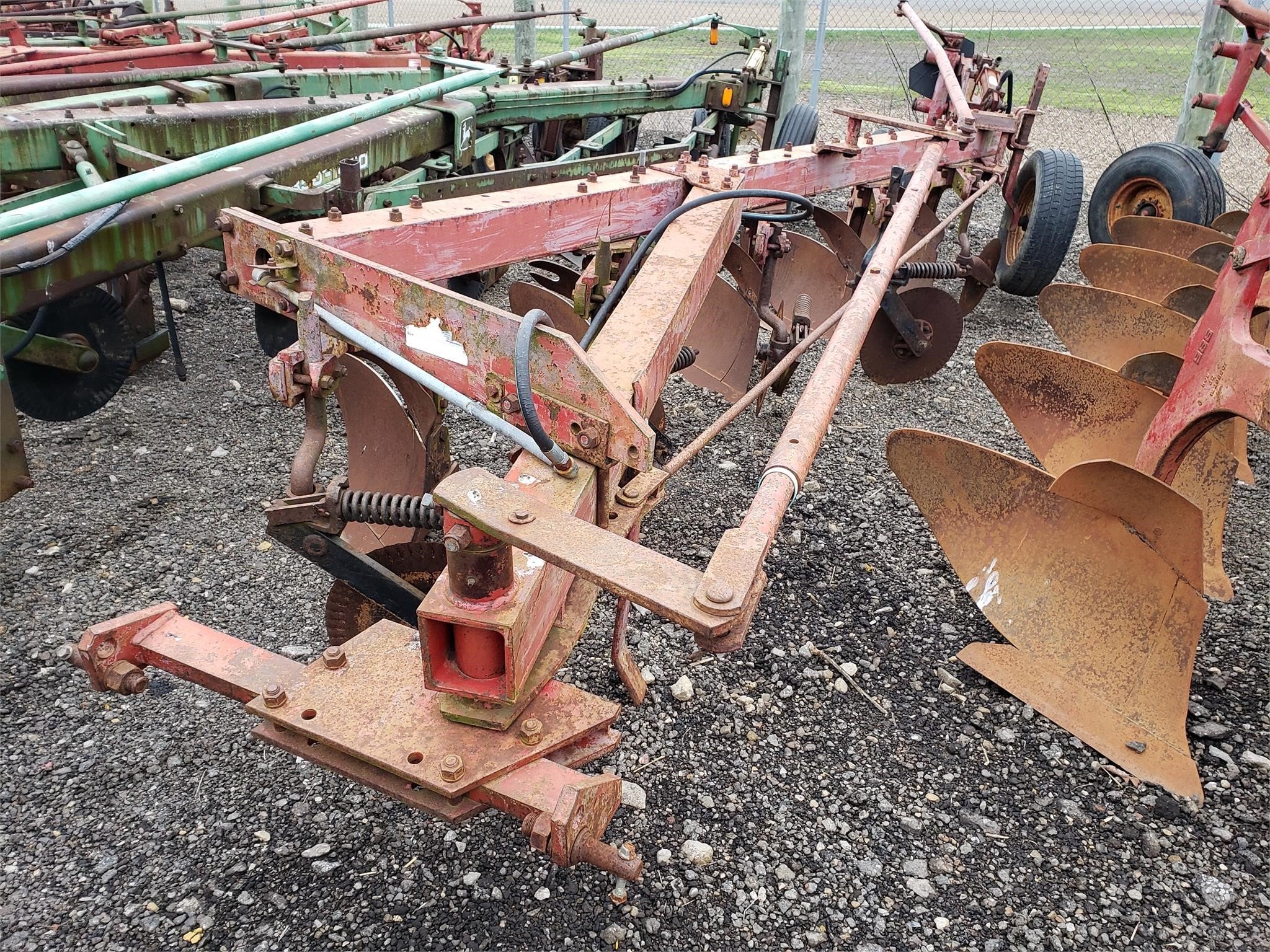  International Harvester 710 Plow
