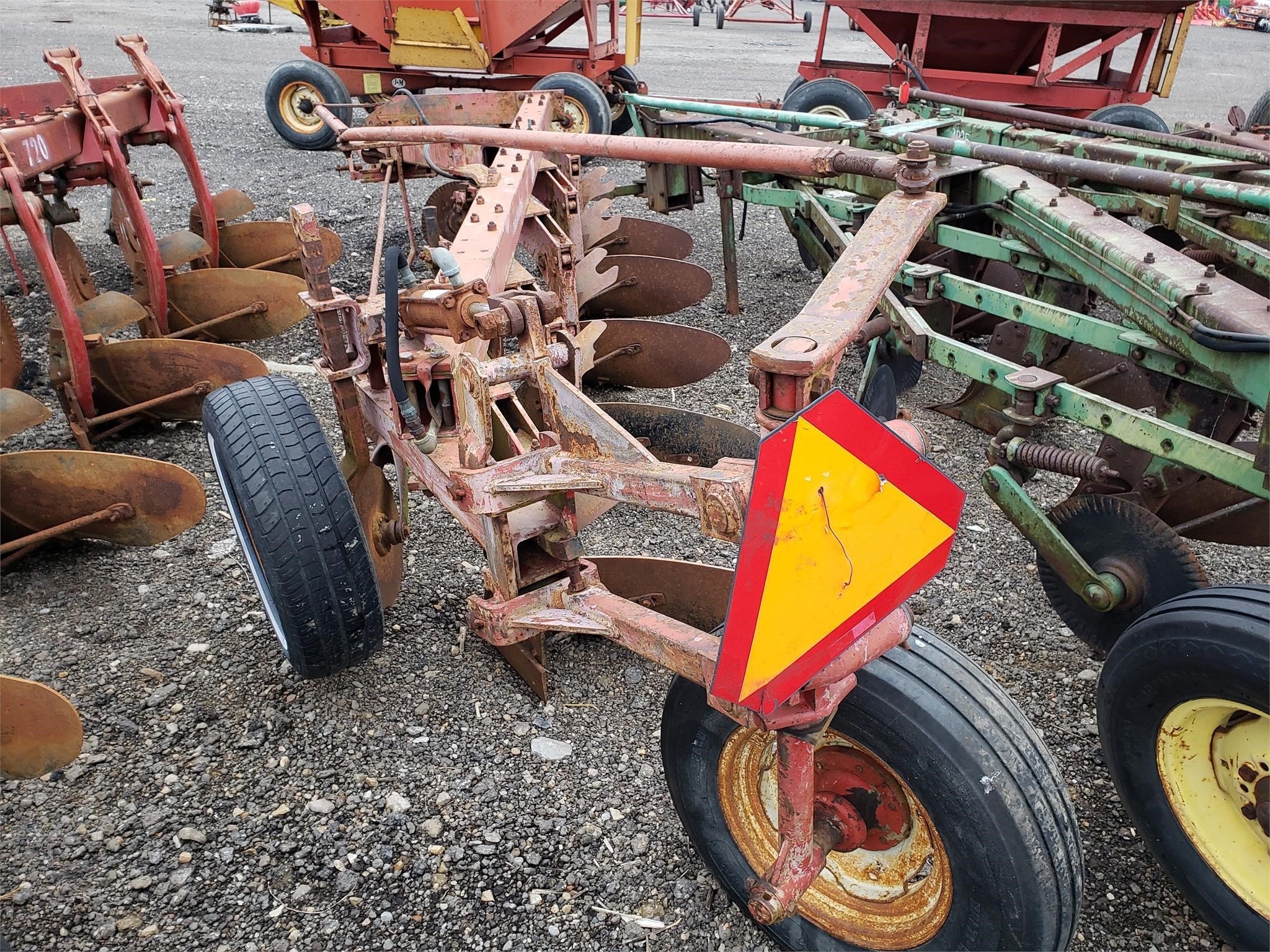  International Harvester 710 Plow