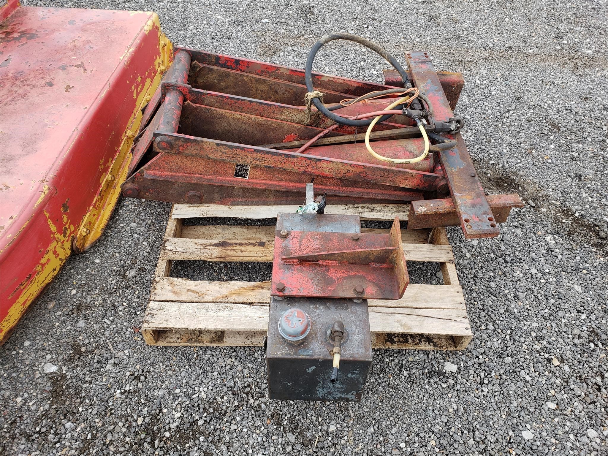  CARROL MFG Scissor Lift Scissor/Boom Lift