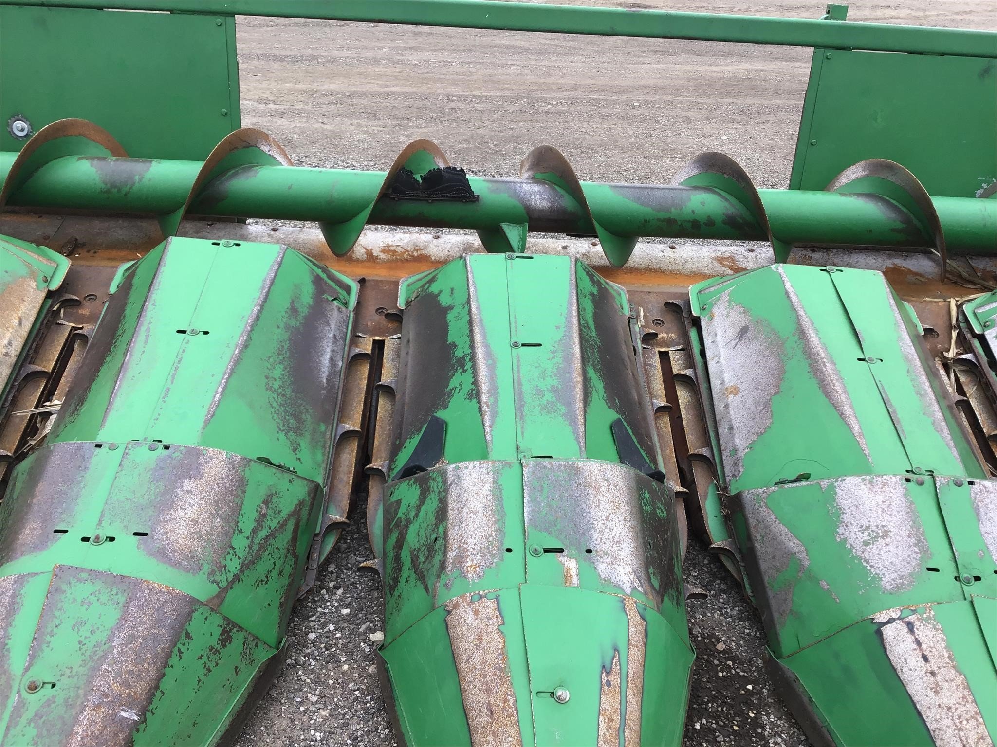  John Deere 643 Corn Head