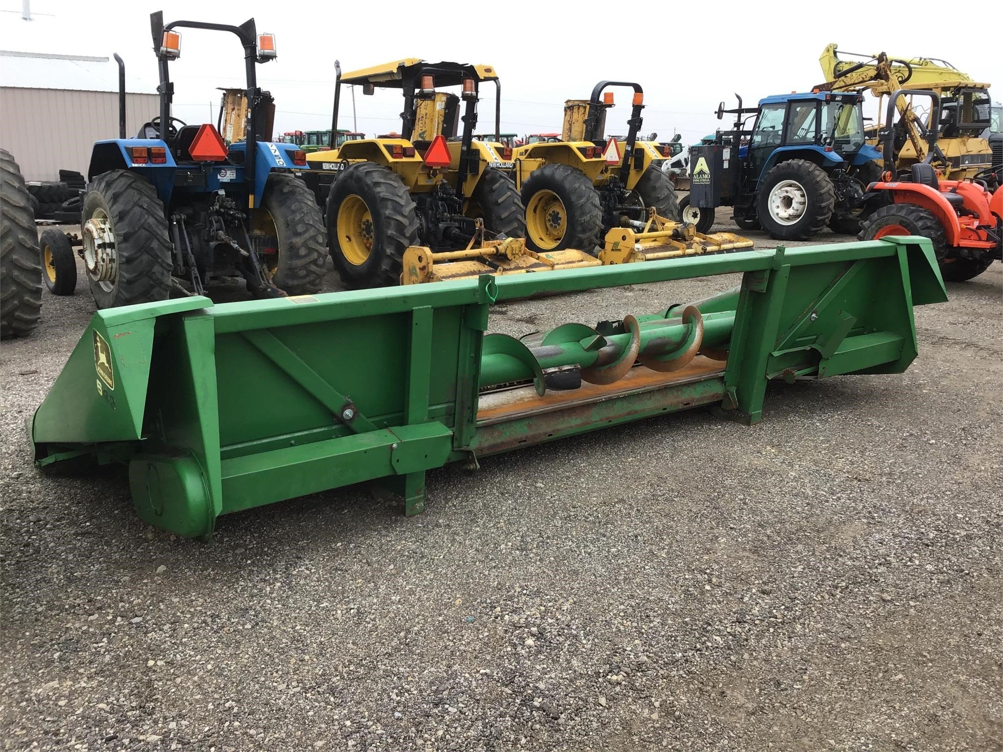  John Deere 643 Corn Head