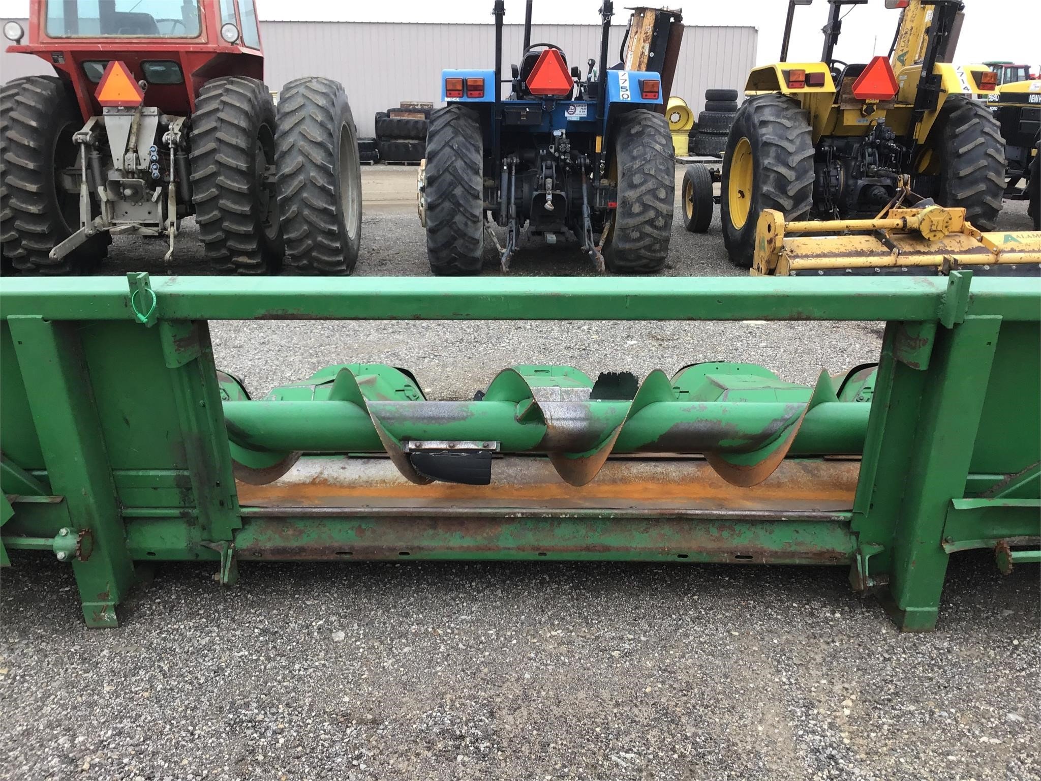  John Deere 643 Corn Head