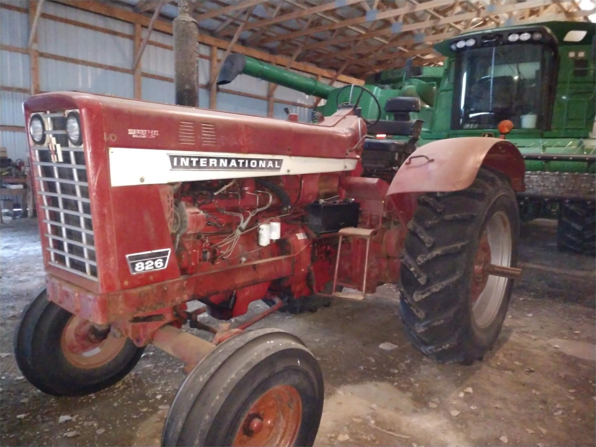 1970 International Harvester 826 Tractor