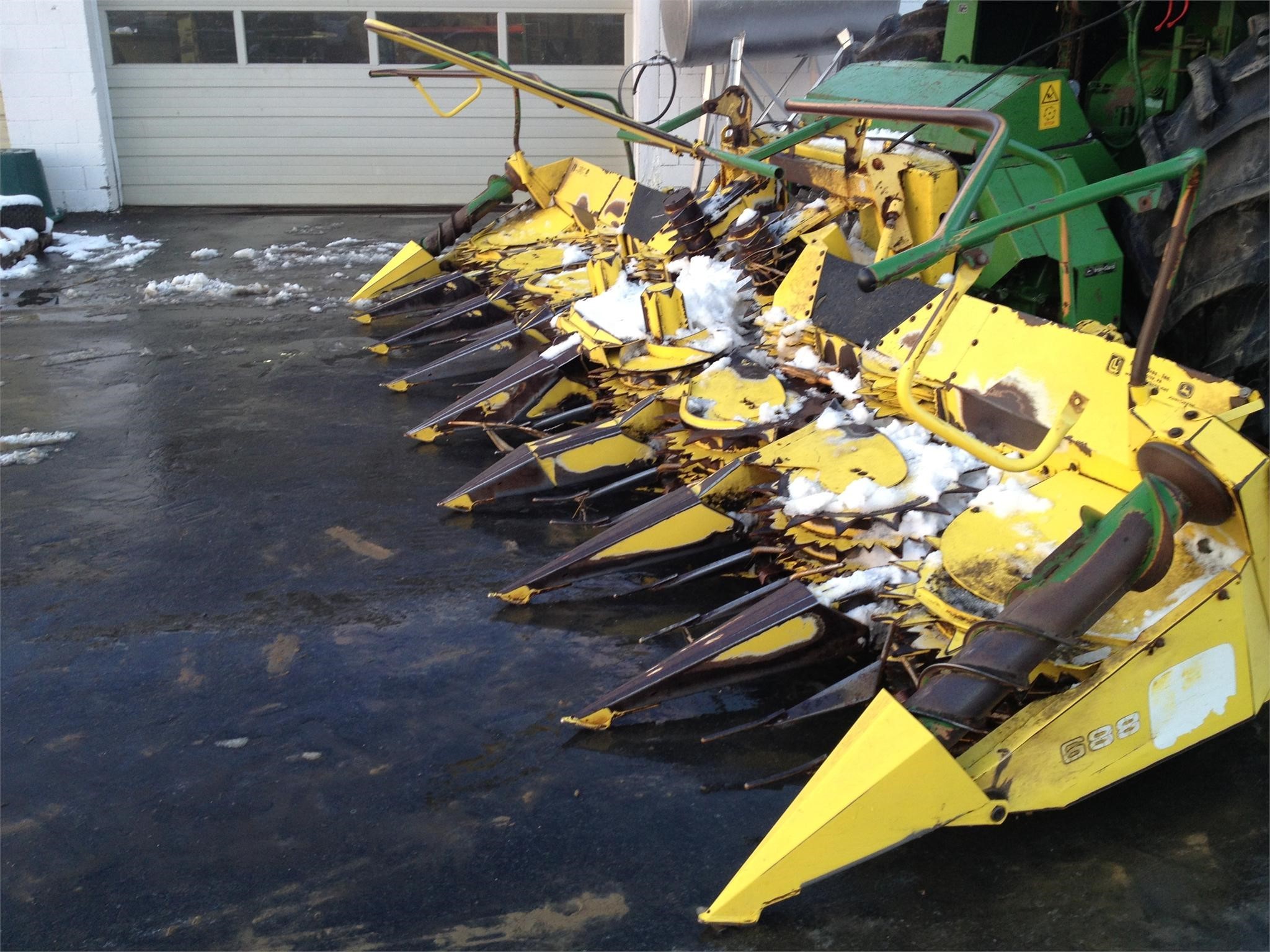  John Deere 688 Forage Harvester Head