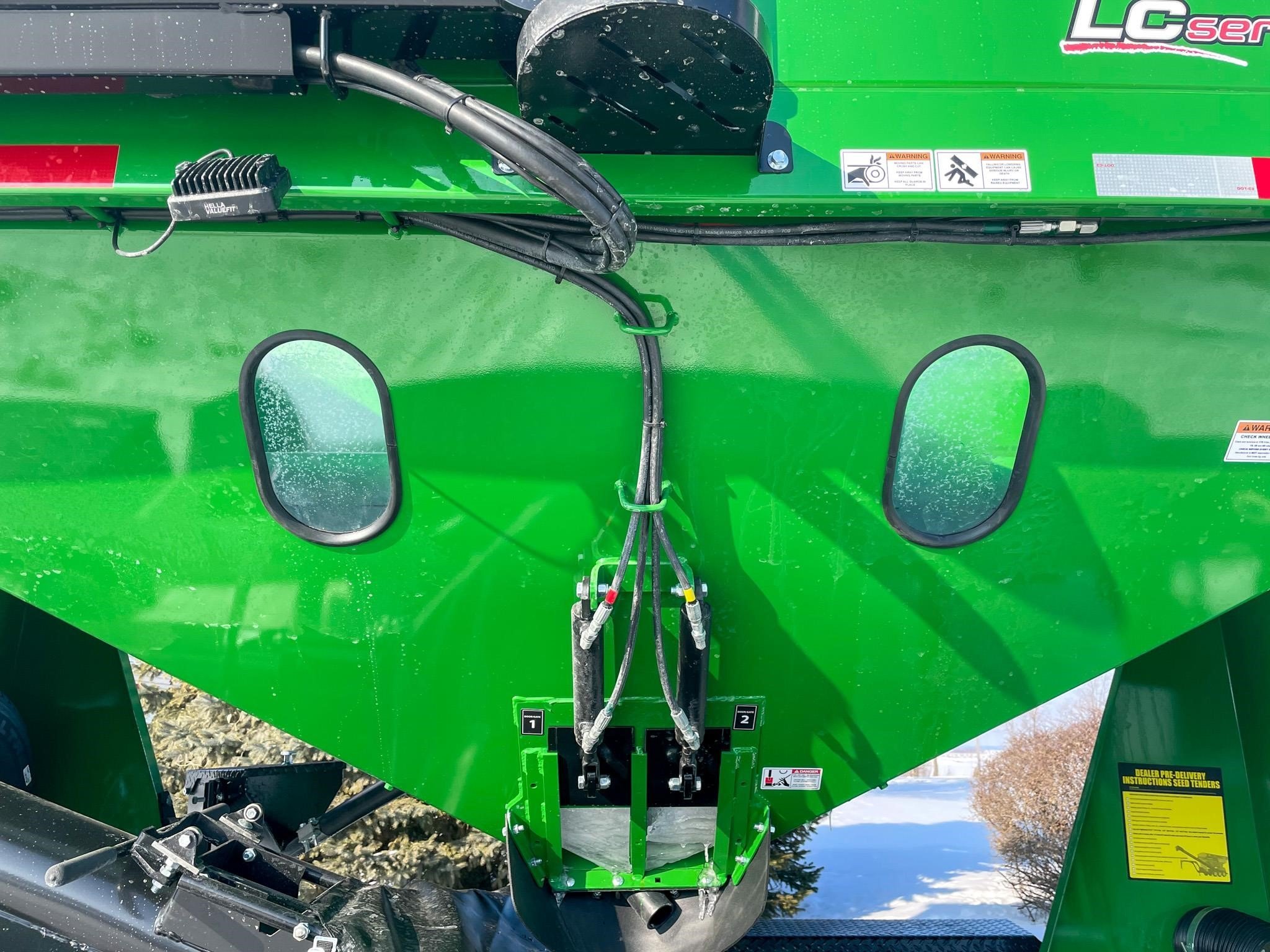 2025 J&M LC390 Seed Tender