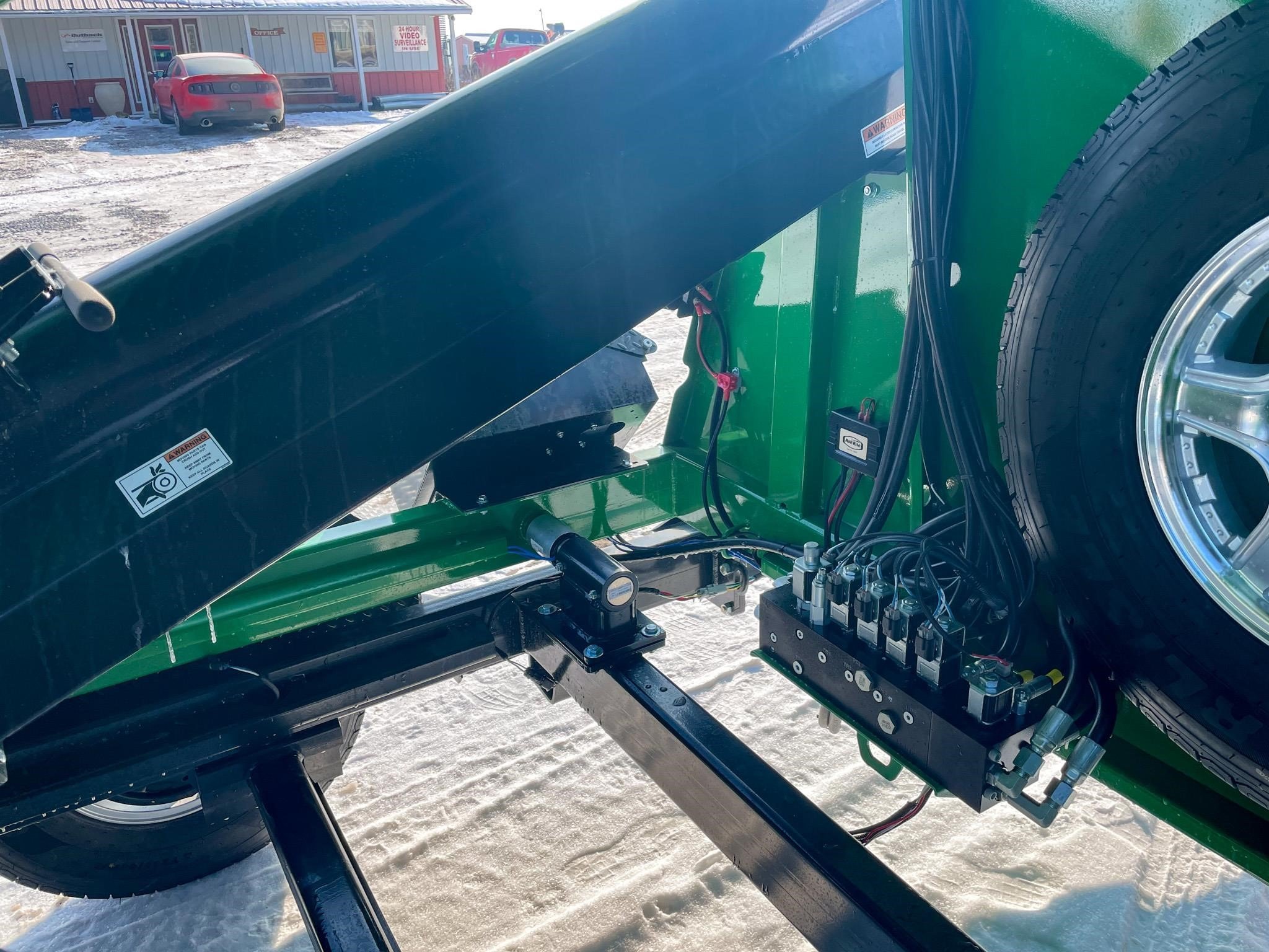 2025 J&M LC390 Seed Tender