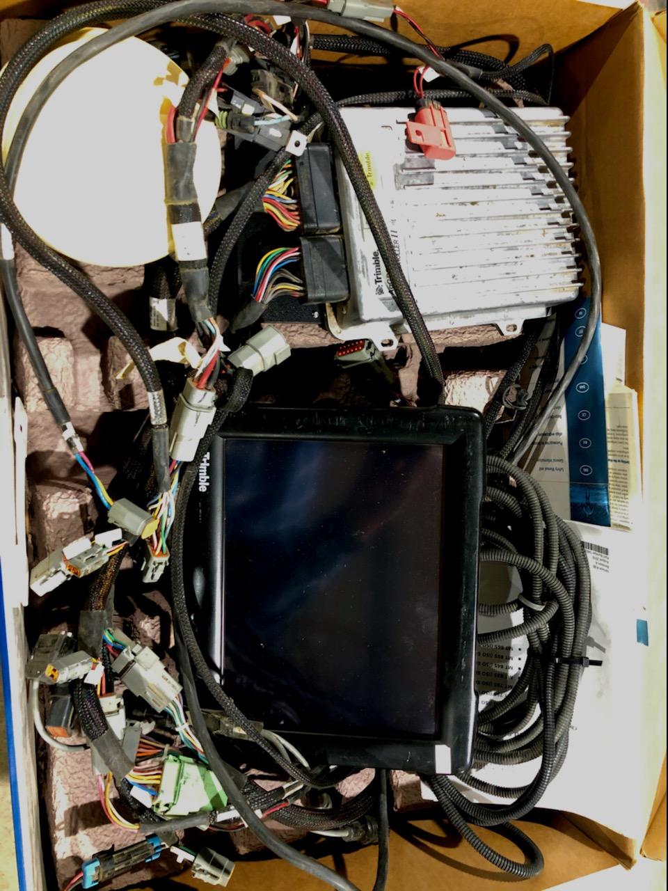 Trimble GUIDANCE SYSTEM Precision Ag 12,000 Machinery Pete