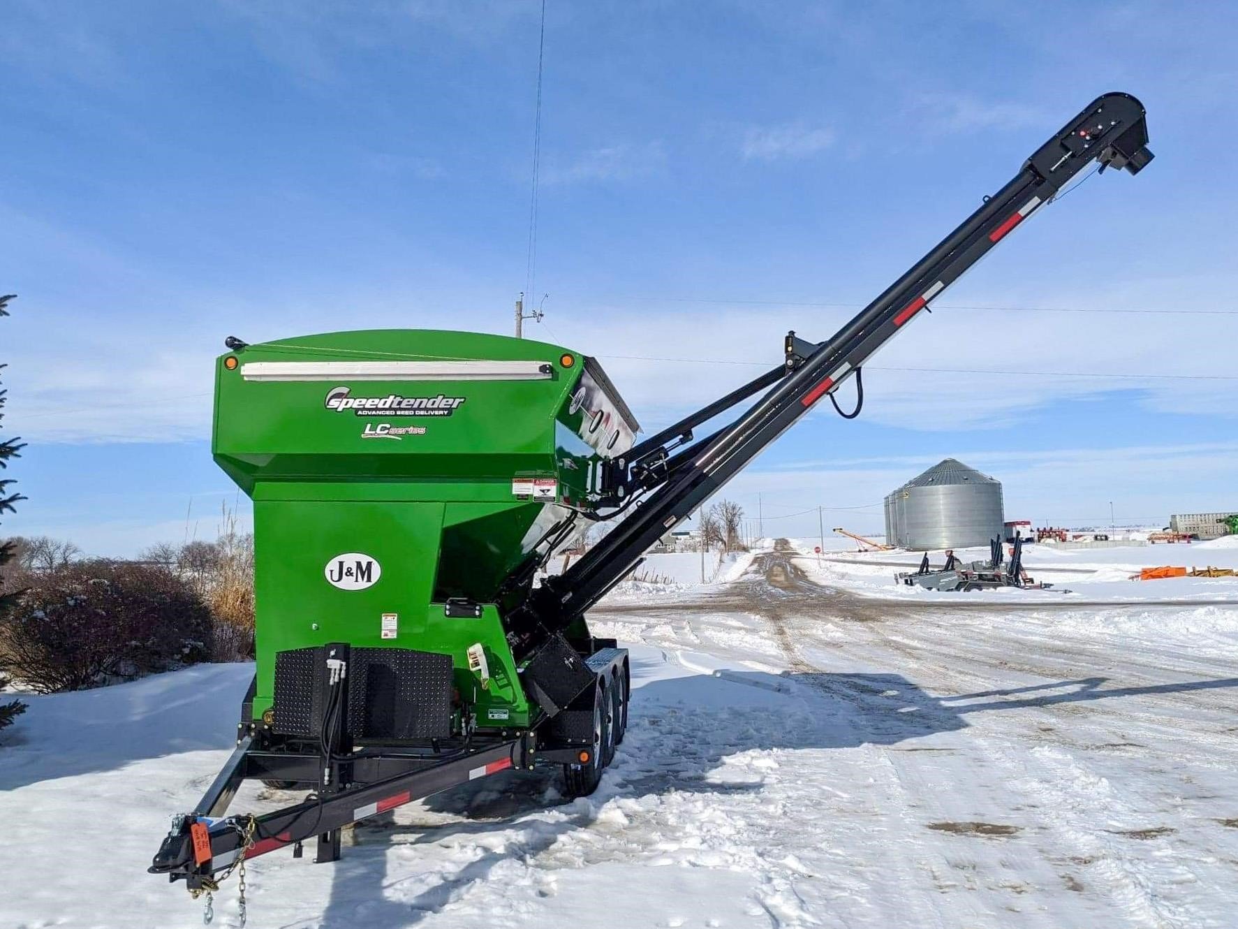 2025 J&M LC390 Seed Tender