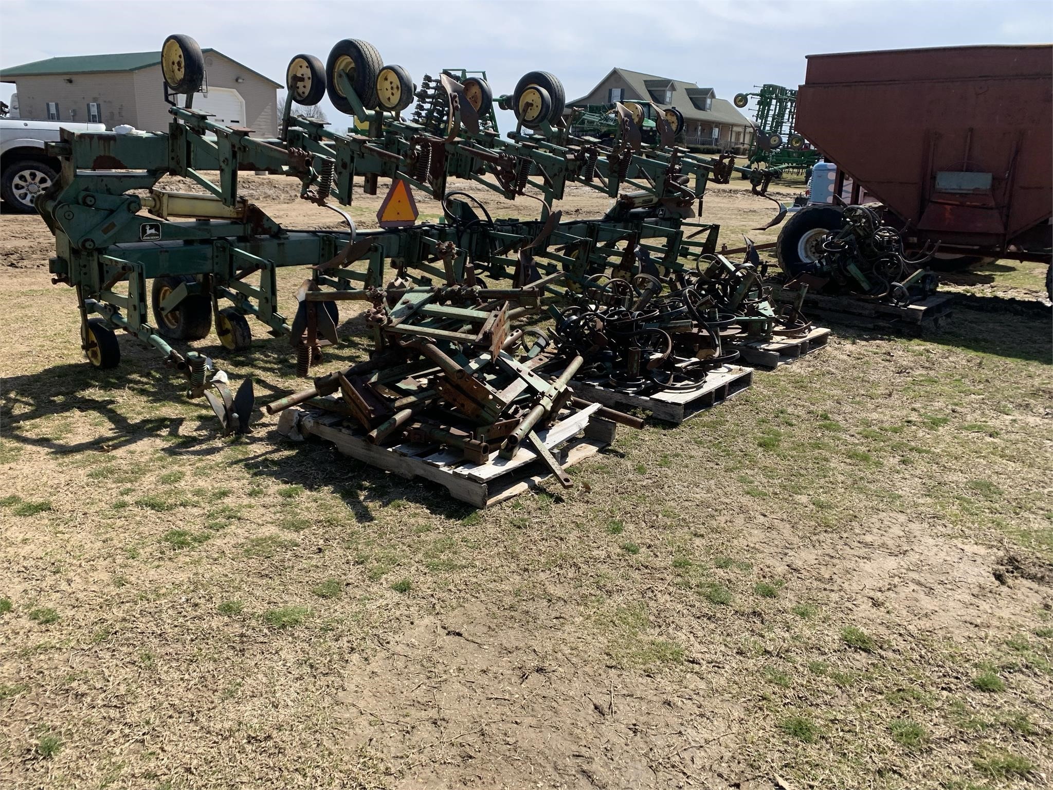  John Deere 845 Cultivator