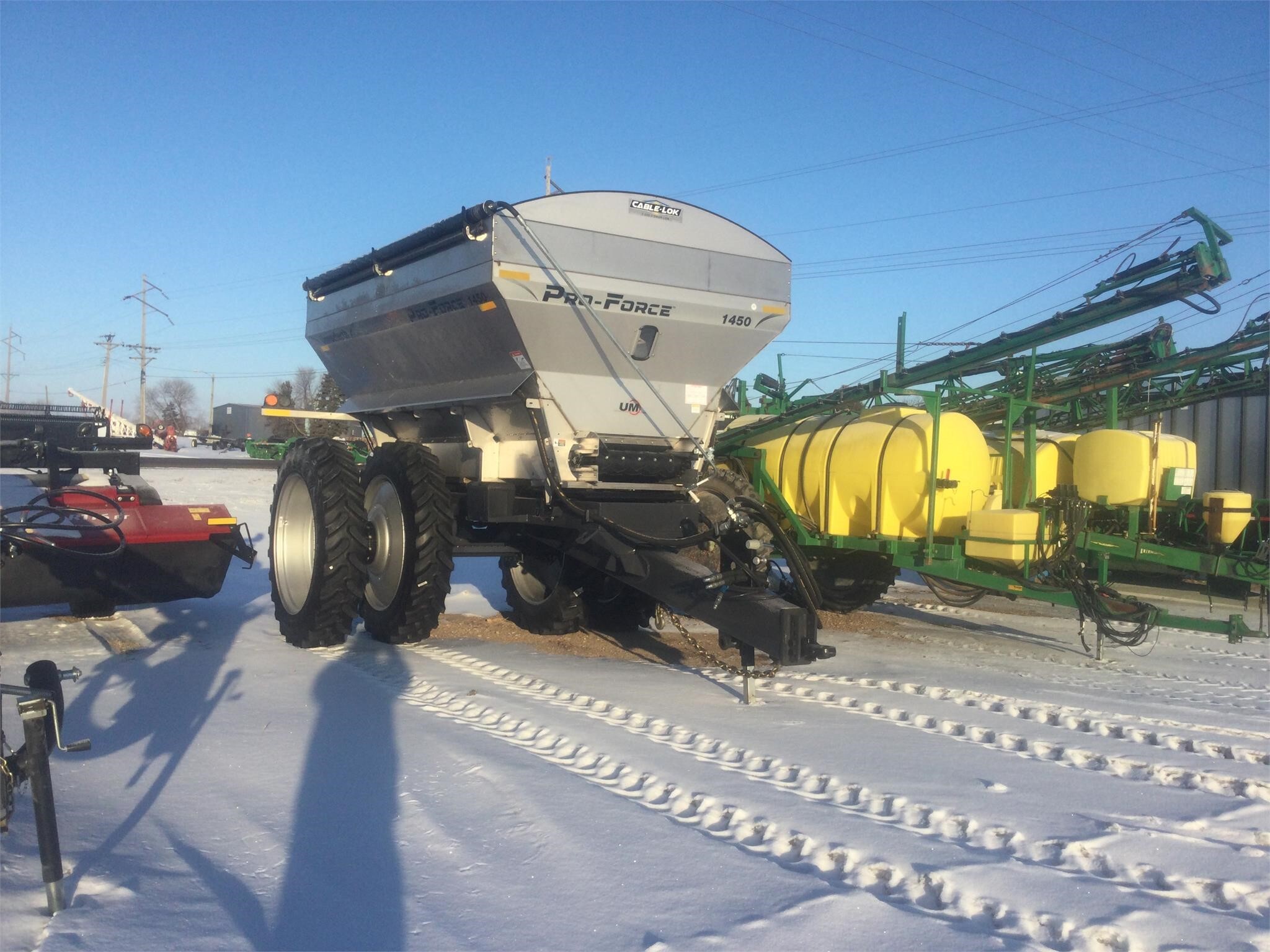 2025 Unverferth PRO-FORCE 1850 Pull-Type Fertilizer Spreader