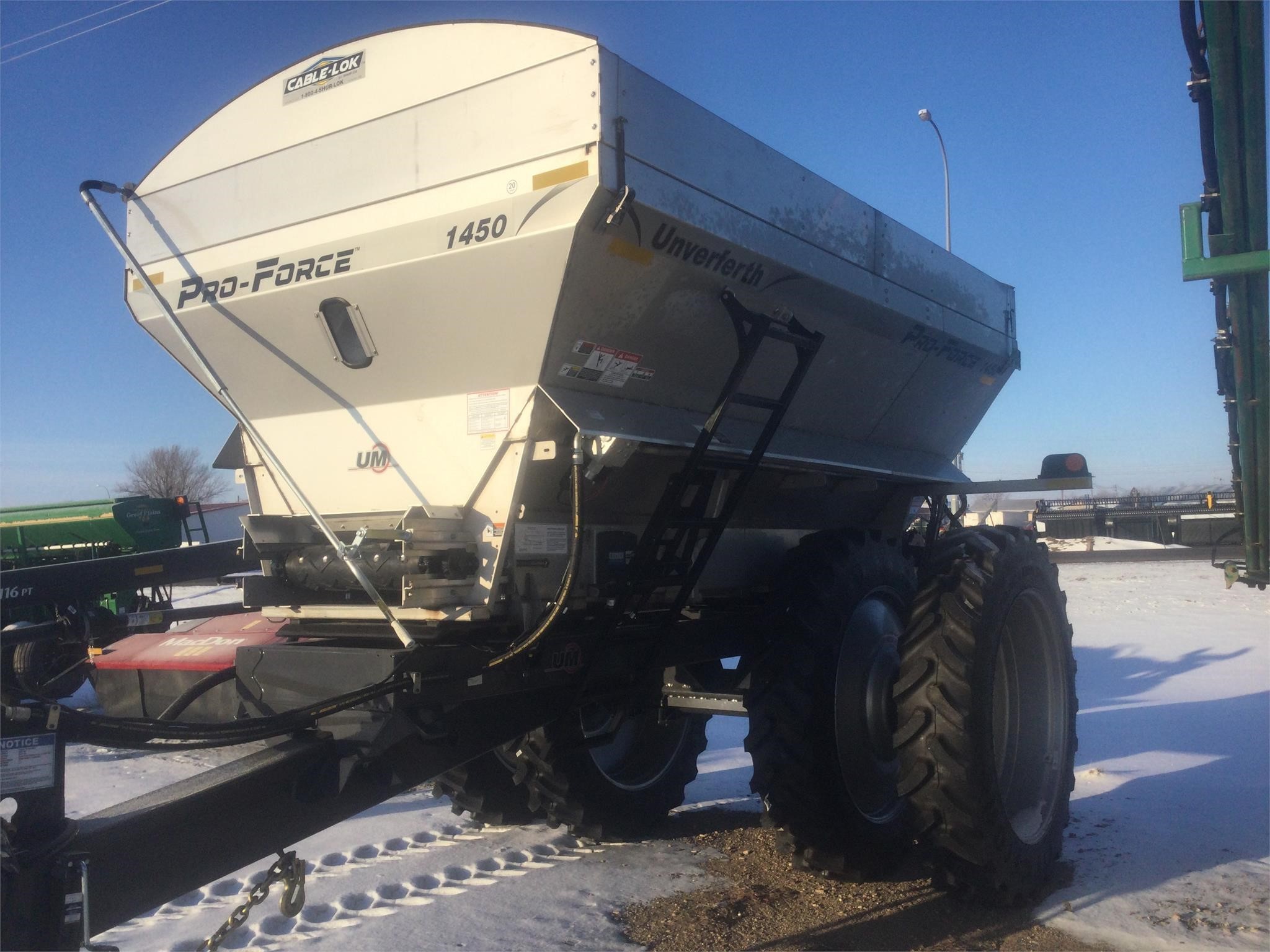 2021 Unverferth PROFORCE 1450 SelfPropelled Fertilizer Spreader