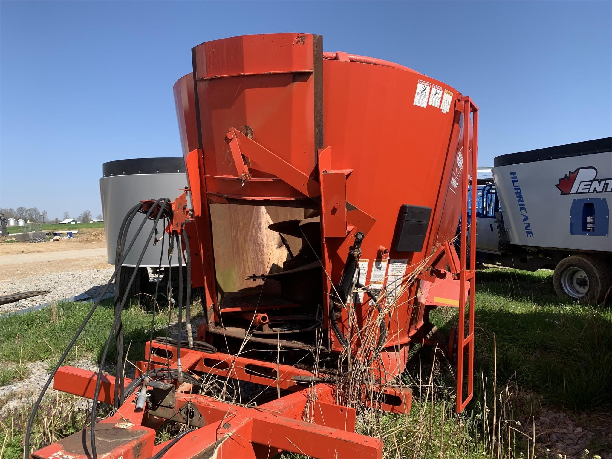  Kuhn Knight 5144 Grinders and Mixer