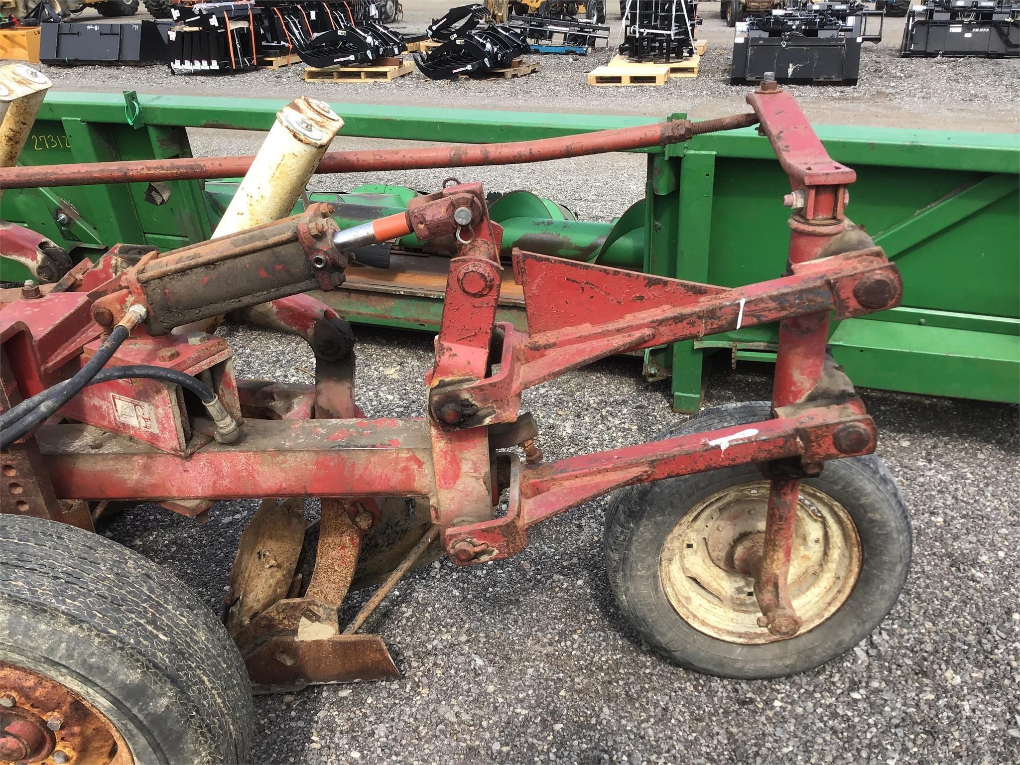  International Harvester 710 Plow
