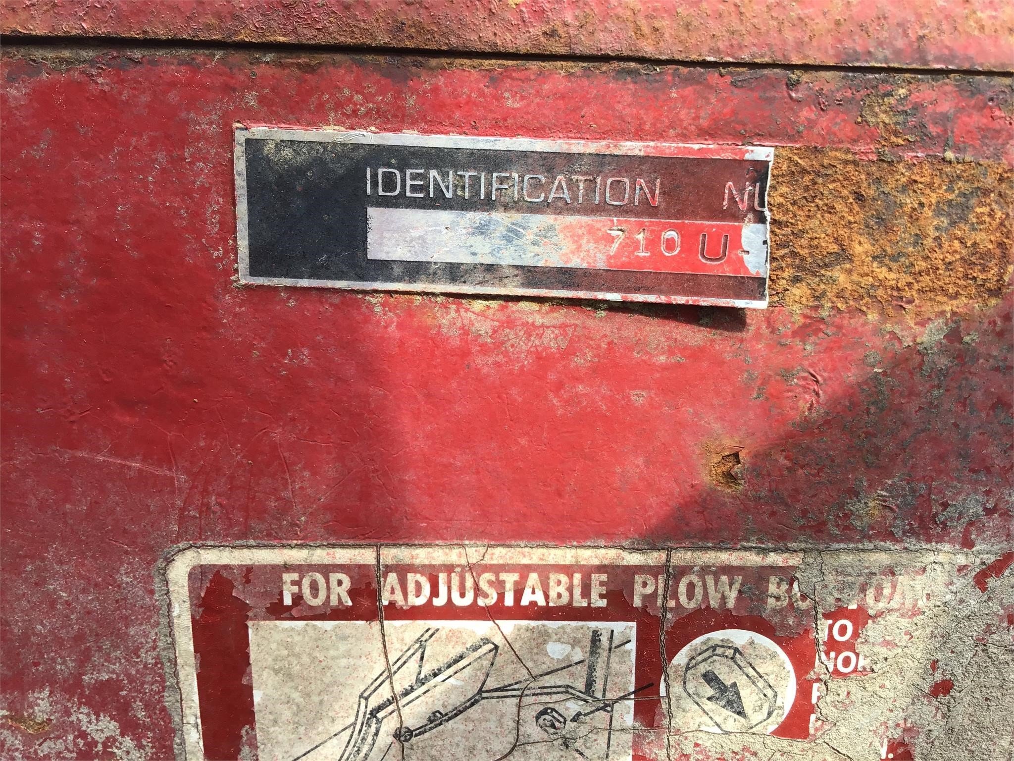  International Harvester 710 Plow