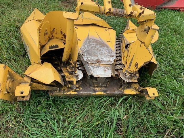 2005 New Holland 824 Pull-Type Forage Harvester