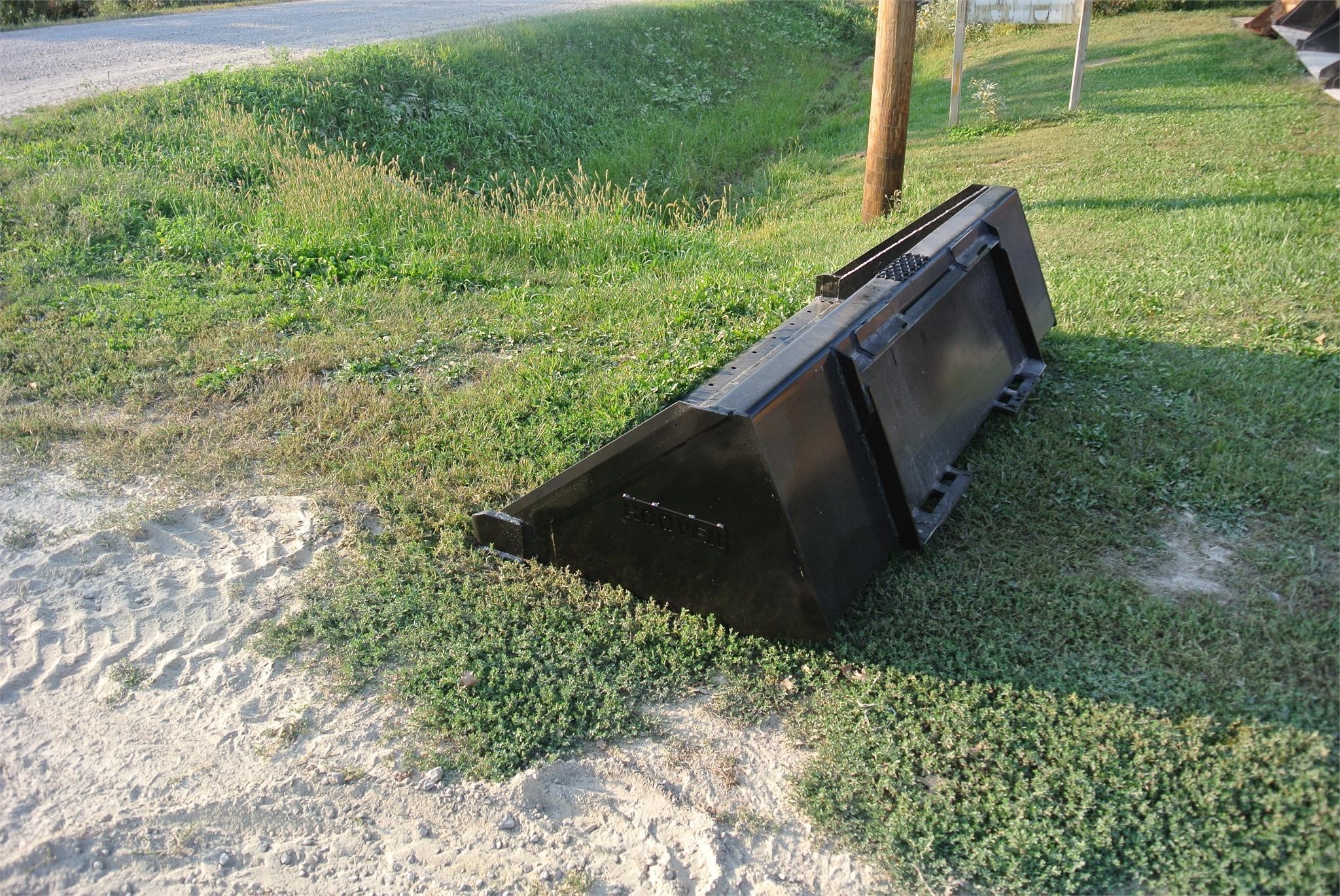  Hoover DTB84 Loader and Skid Steer Attachment