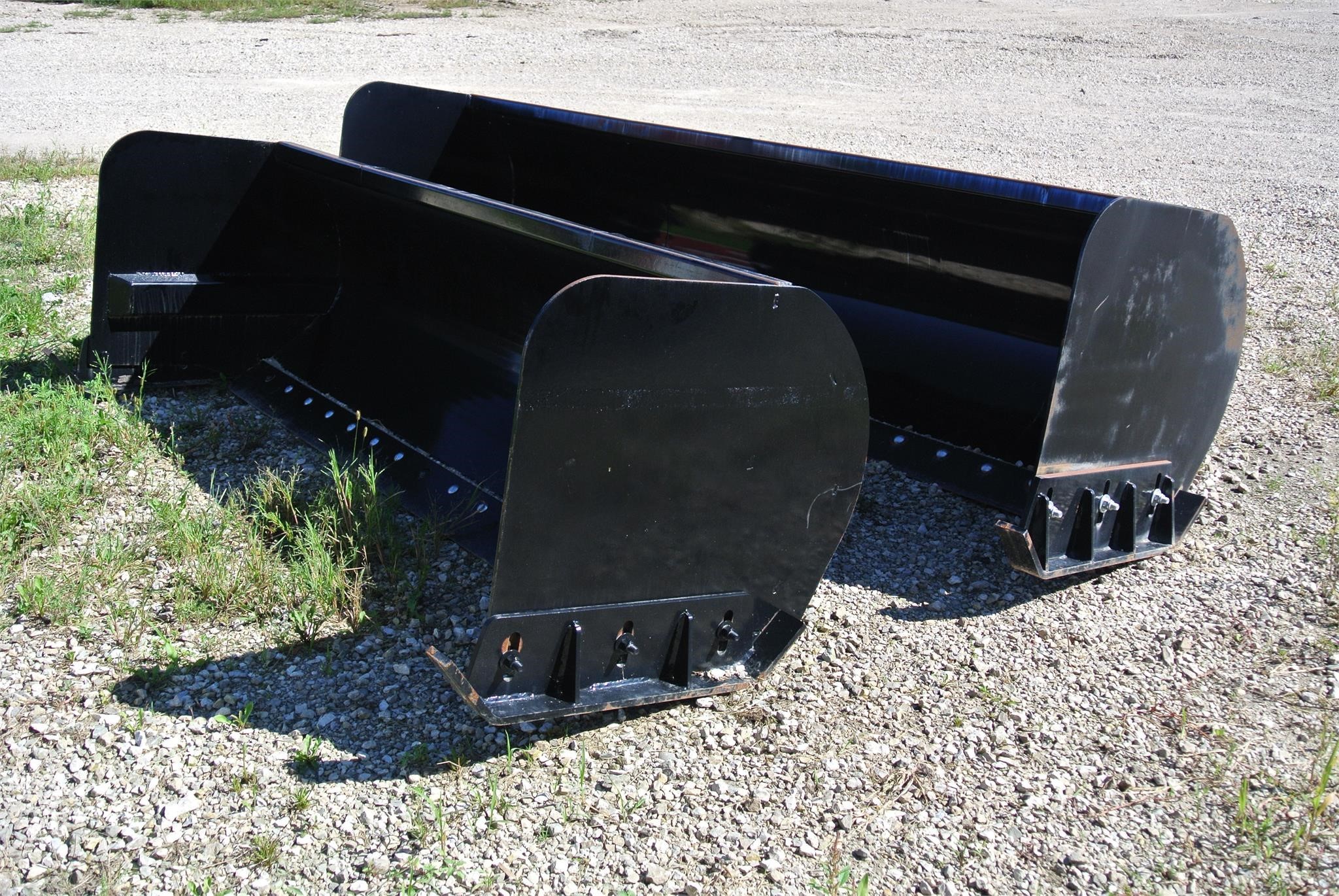  Hoover SNP96 Loader and Skid Steer Attachment