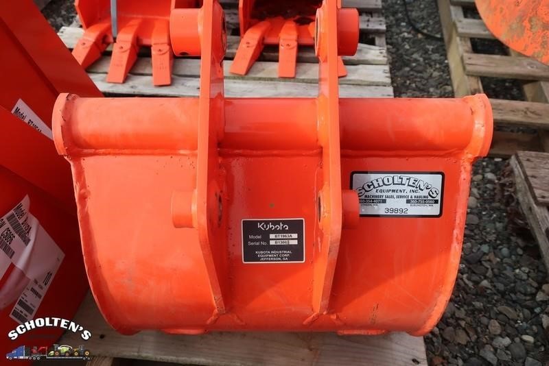2015 Kubota BT1963A Backhoe and Excavator Attachment