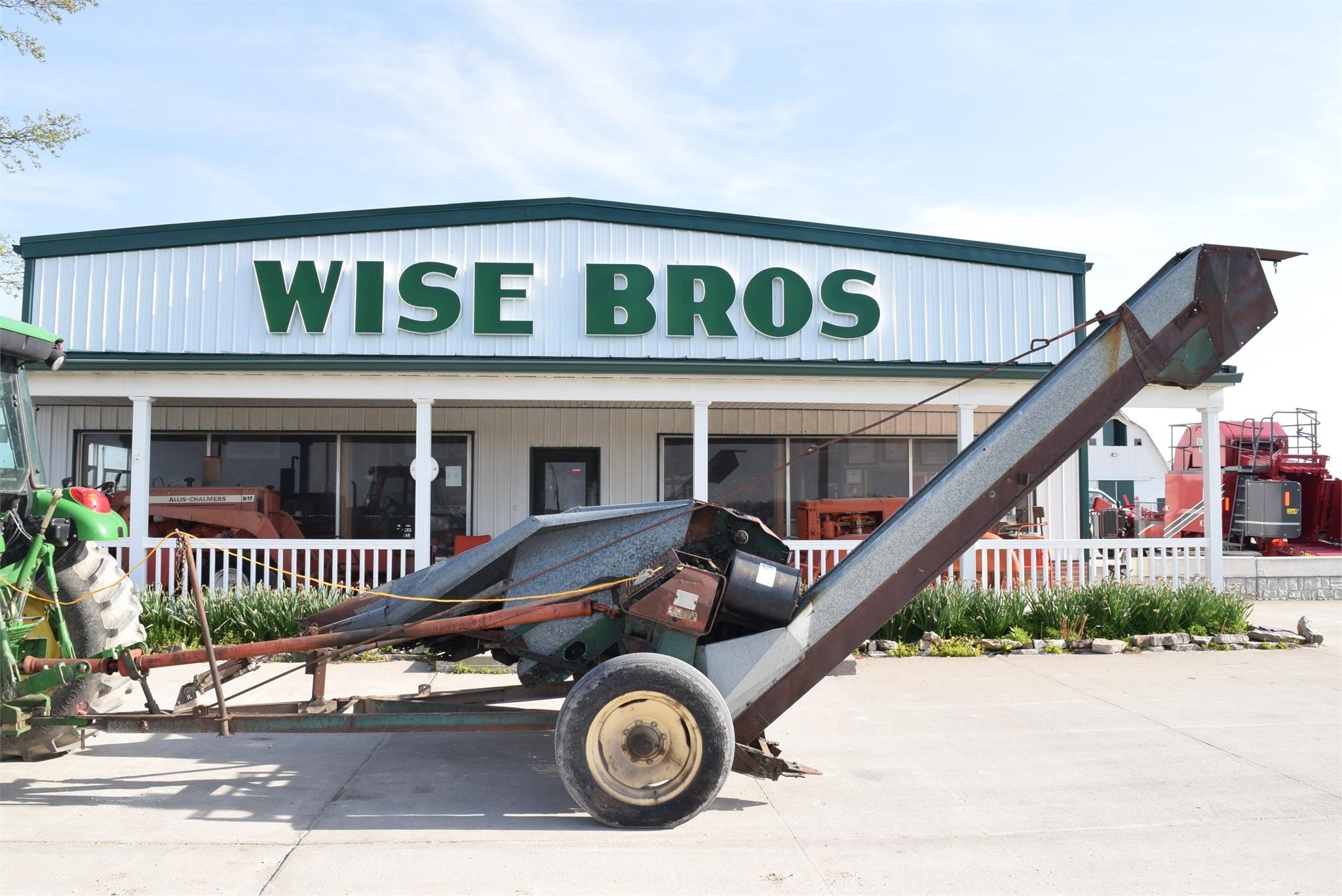 New Idea 323 Corn Picker $3 500 Machinery Pete