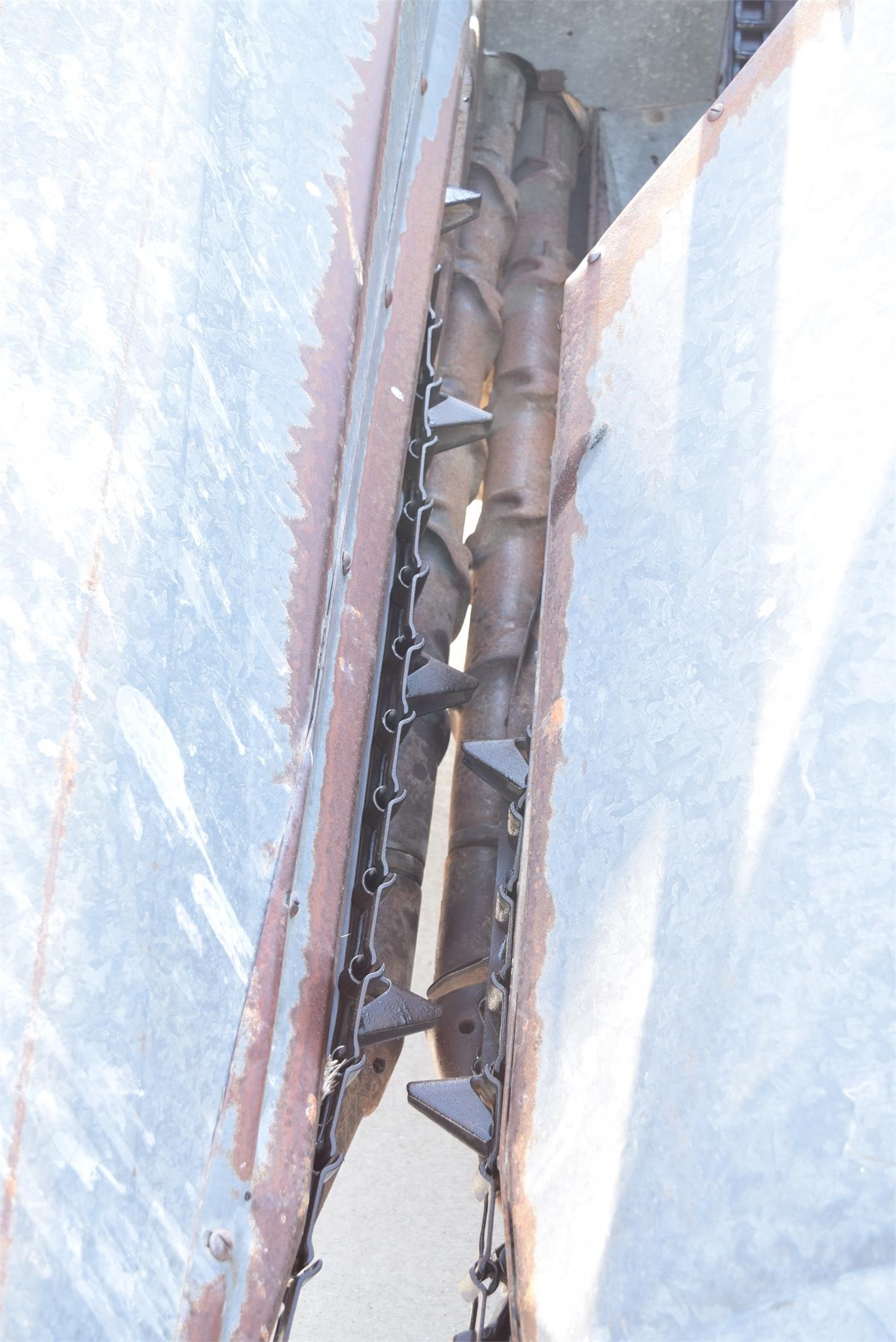  New Idea 323 Corn Picker