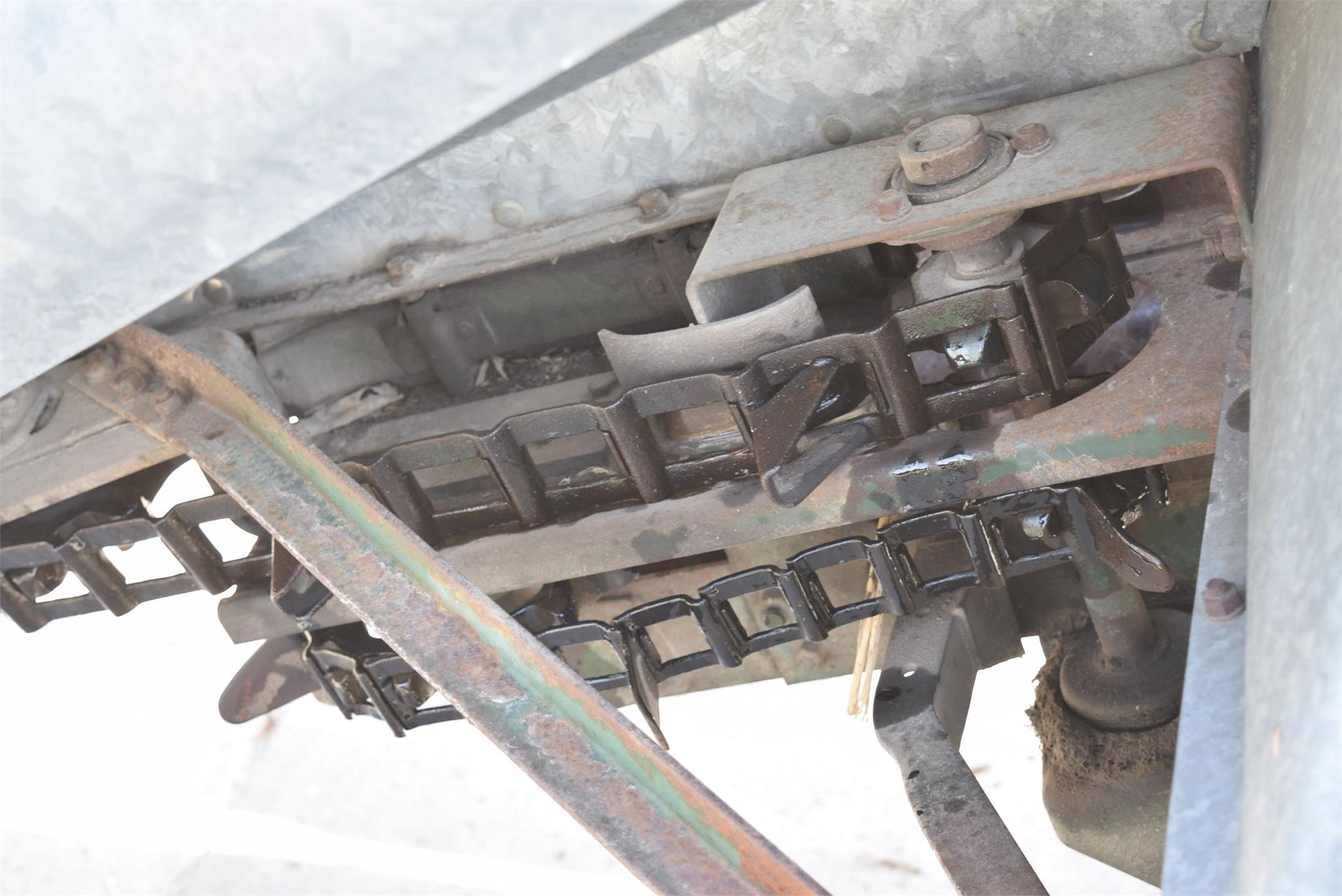  New Idea 323 Corn Picker