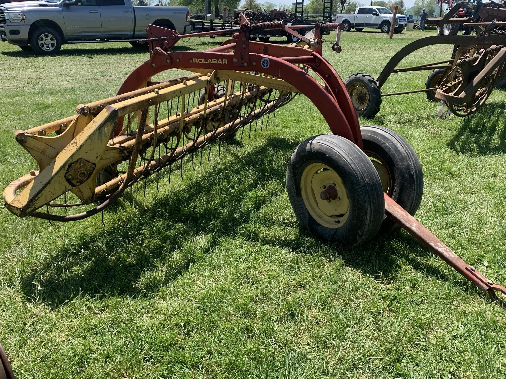 1999 New Holland 258 Rake