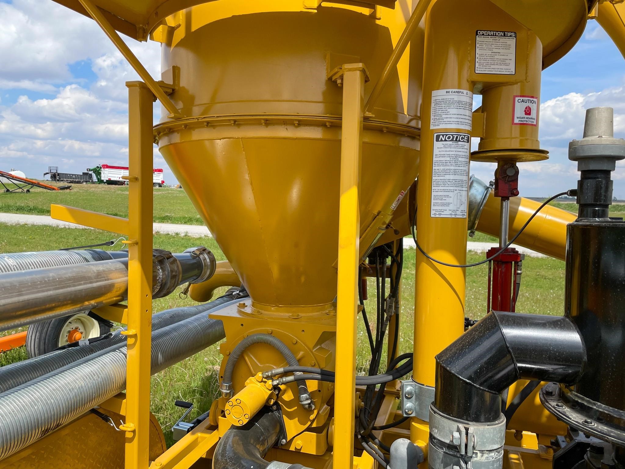 2018 VAC BOSS 4066D Grain Vac 87,900 Machinery Pete