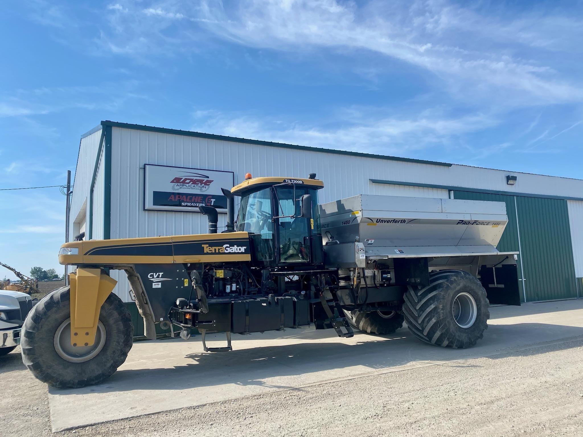 2024 Unverferth PRO-FORCE 1450 Self-Propelled Fertilizer Spreader