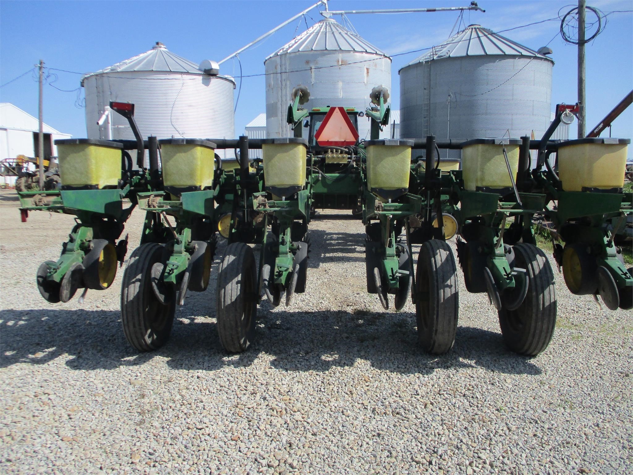 John Deere 7200 Planter